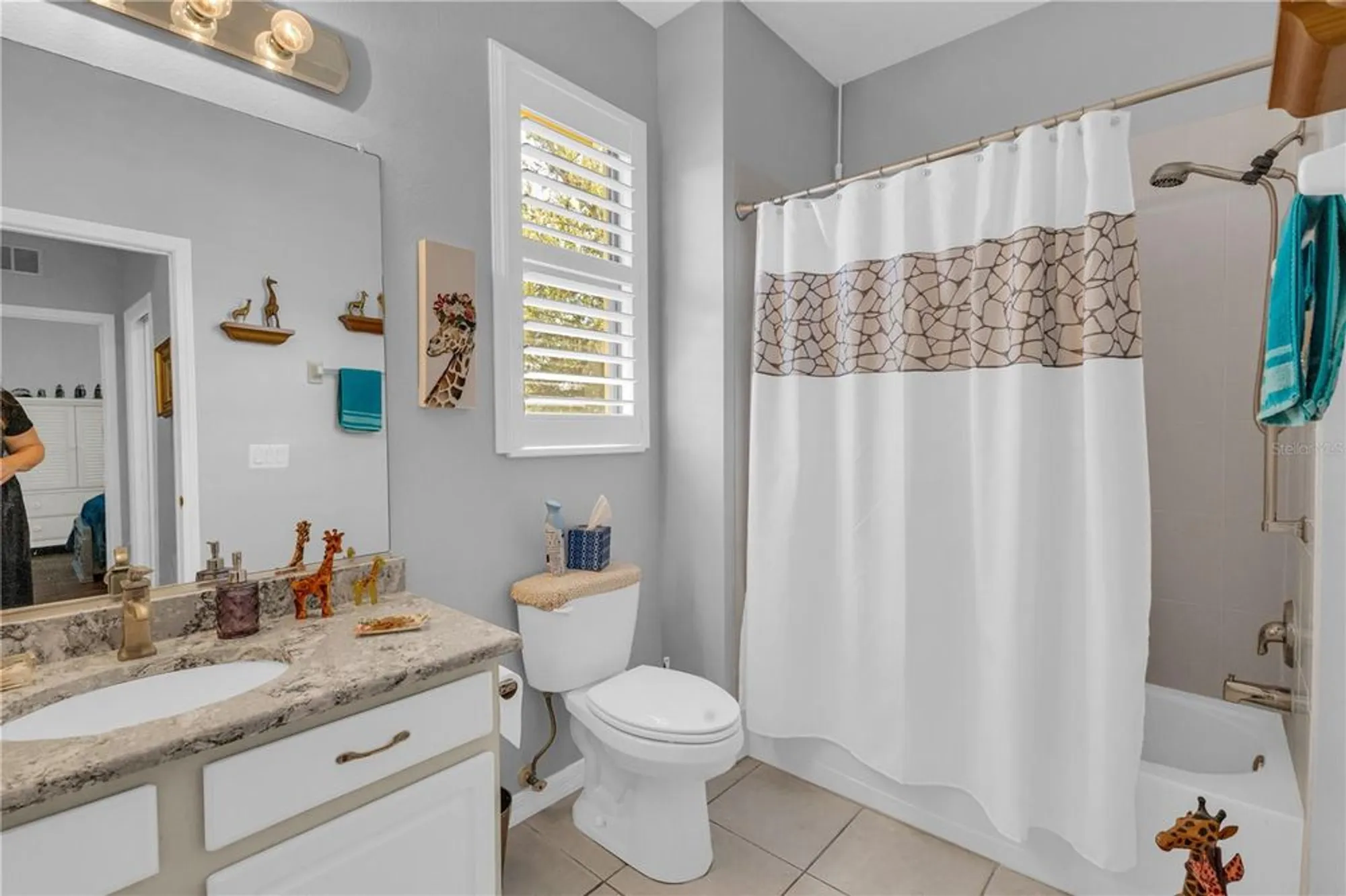 Property Slideshow image 8 of 44 | 2064 batello dr, Venice, FL, 34292