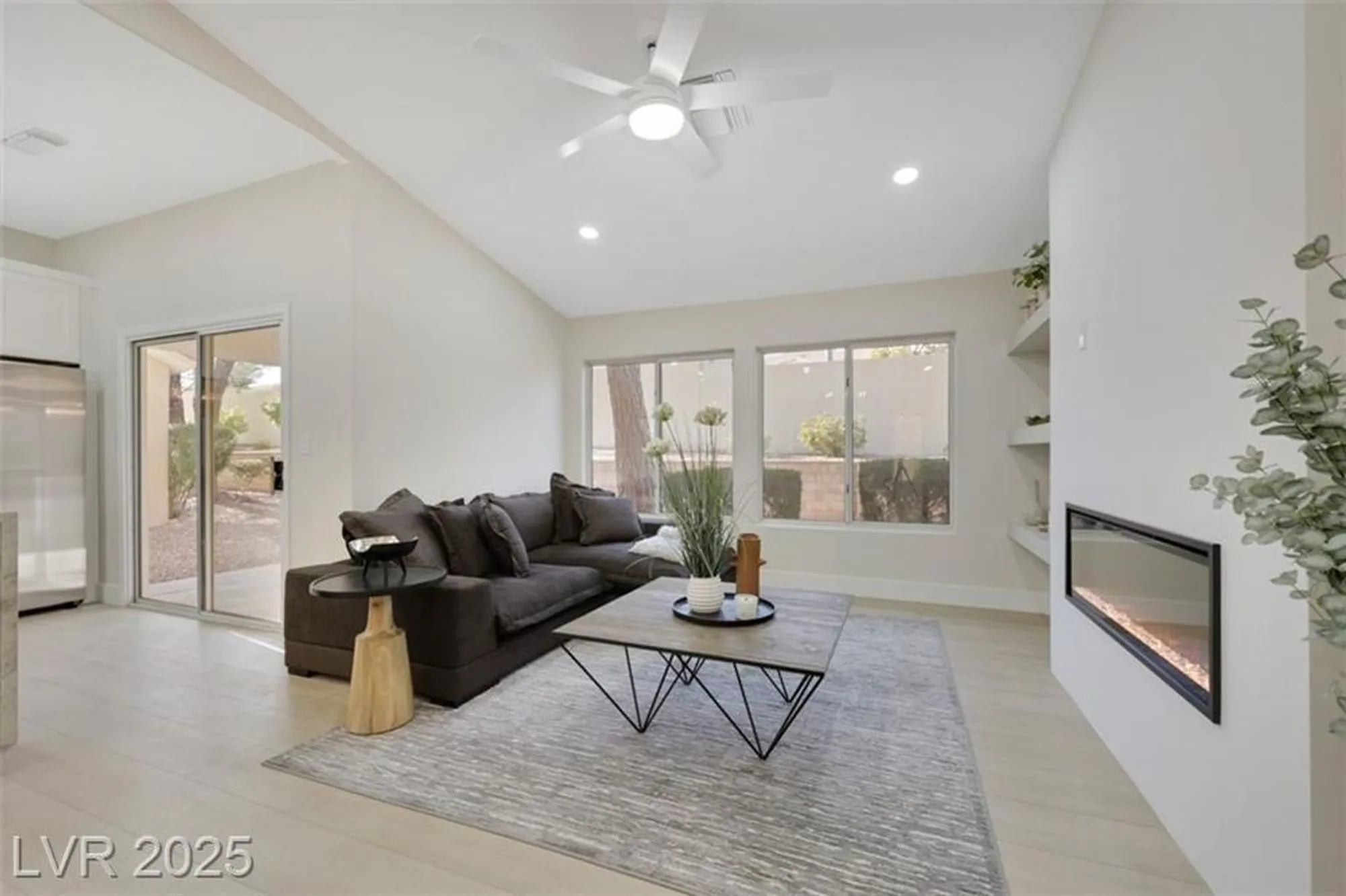 Property Slideshow image 11 of 31 | 2441 banora point dr, Las Vegas, NV, 89134