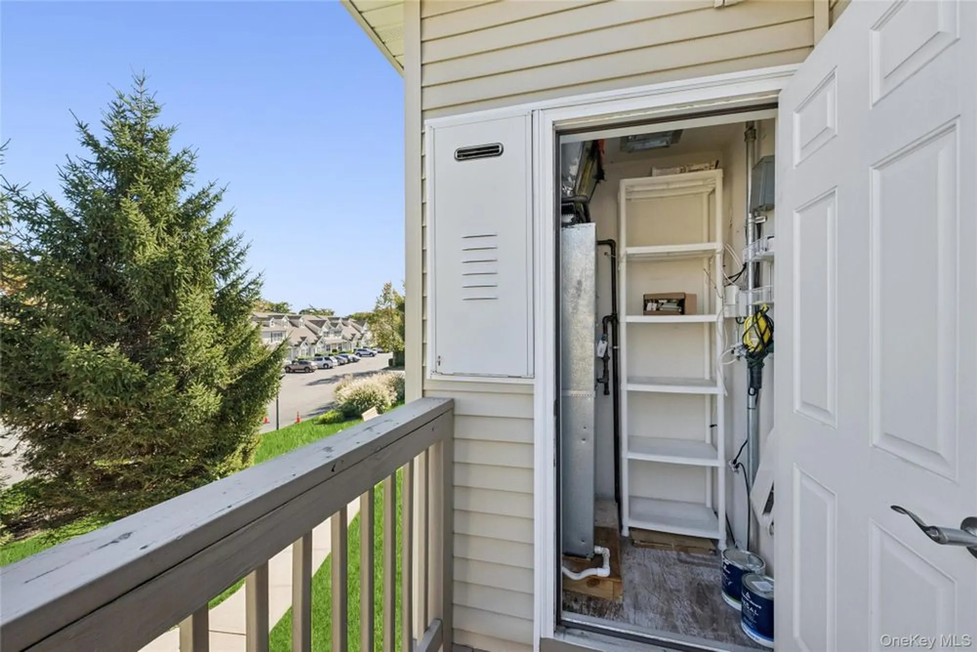 Property Slideshow image 22 of 39 | 1228 willow ln, Valley Stream, NY, 11580