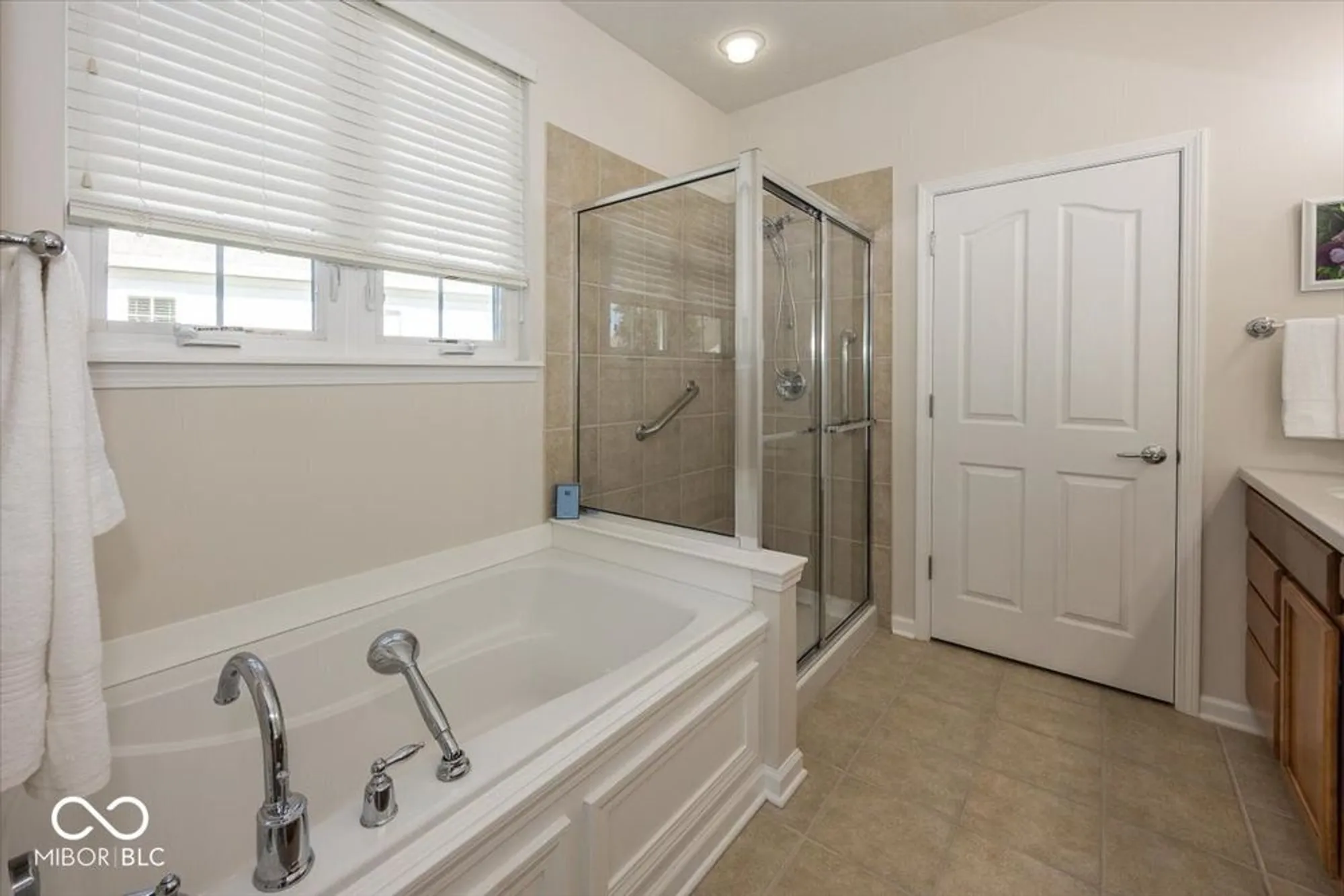 Property Slideshow image 26 of 54 | 12926 venito trl, Fishers, IN, 46037