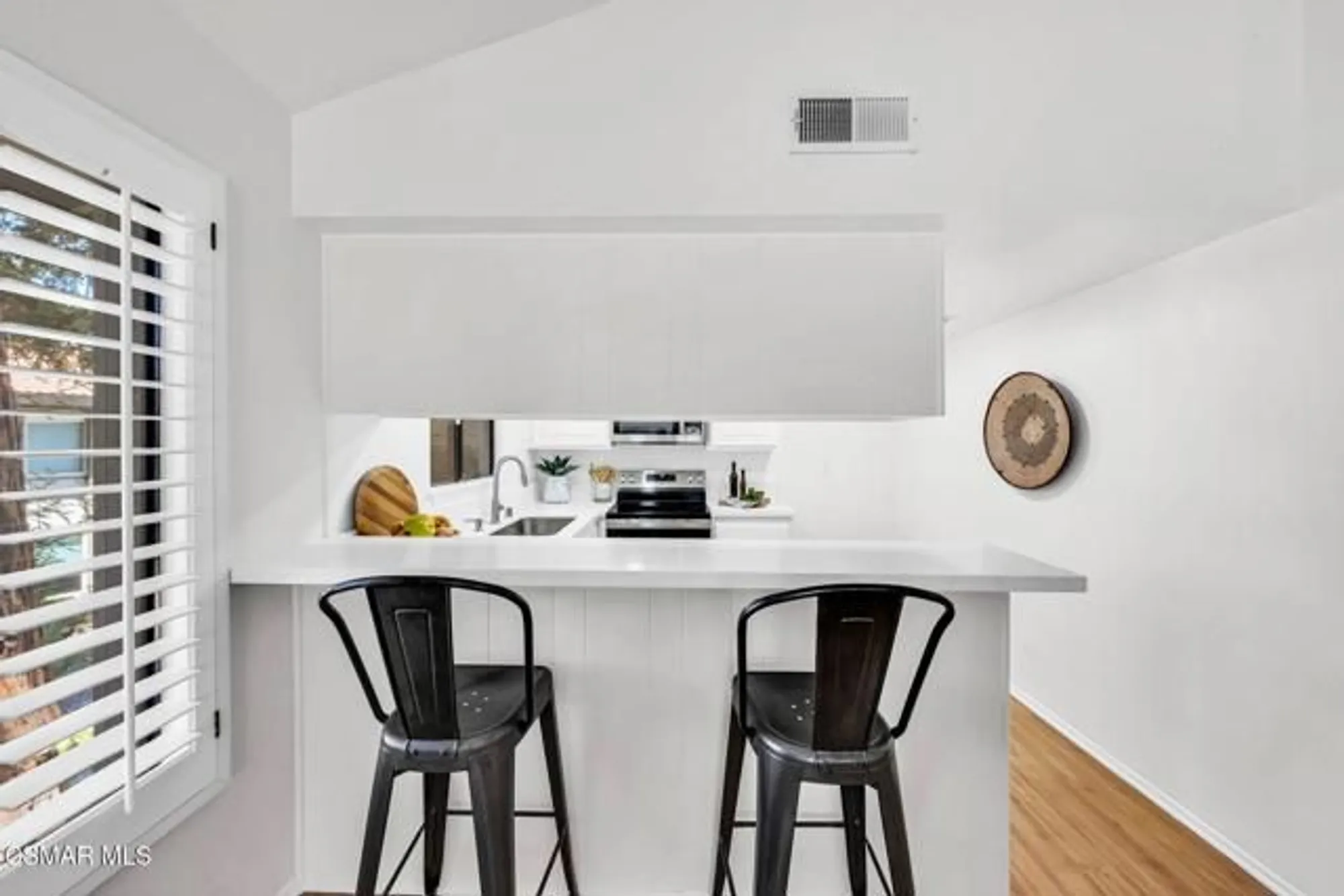 Property Slideshow image 13 of 54 | 769 birchpark cir 203, Thousand Oaks, CA, 91360