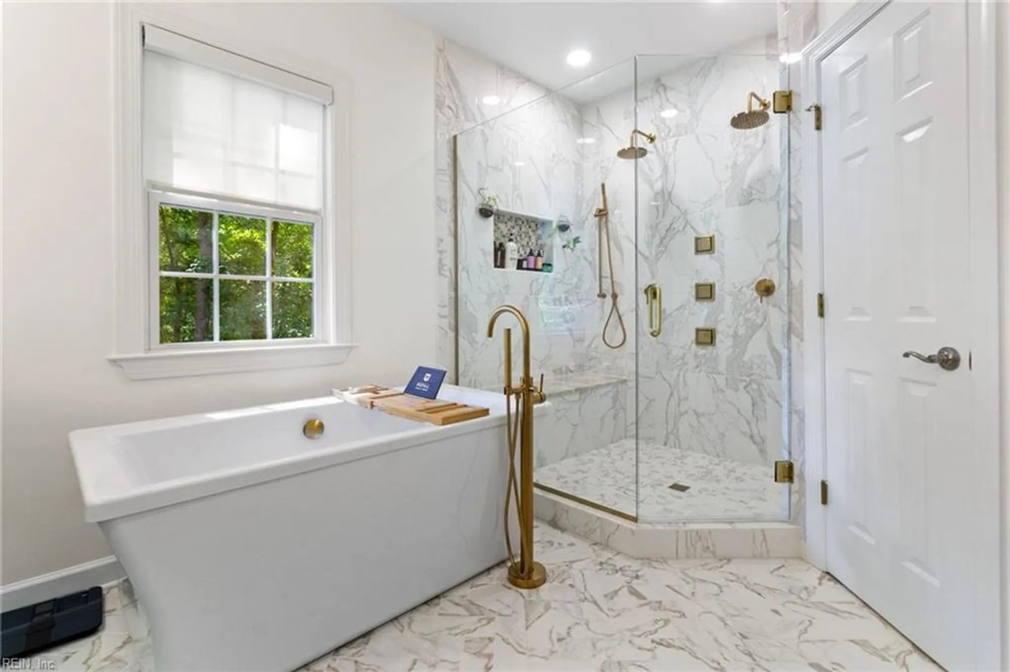 Property Slideshow image 20 of 45 | 147 country club dr, Williamsburg, VA, 23188