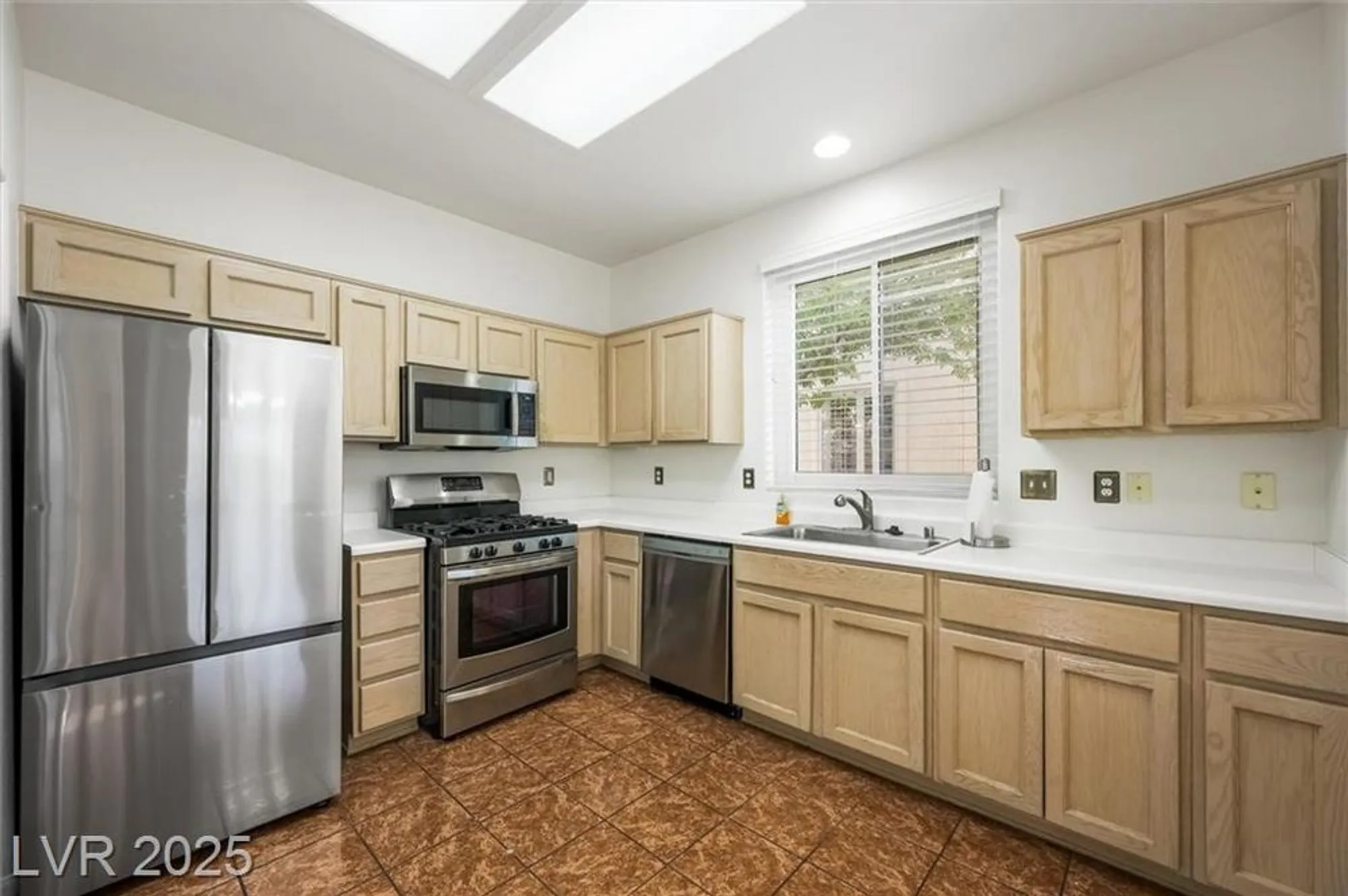 Property Slideshow image 6 of 40 | 2313 sun cliffs st, Las Vegas, NV, 89134