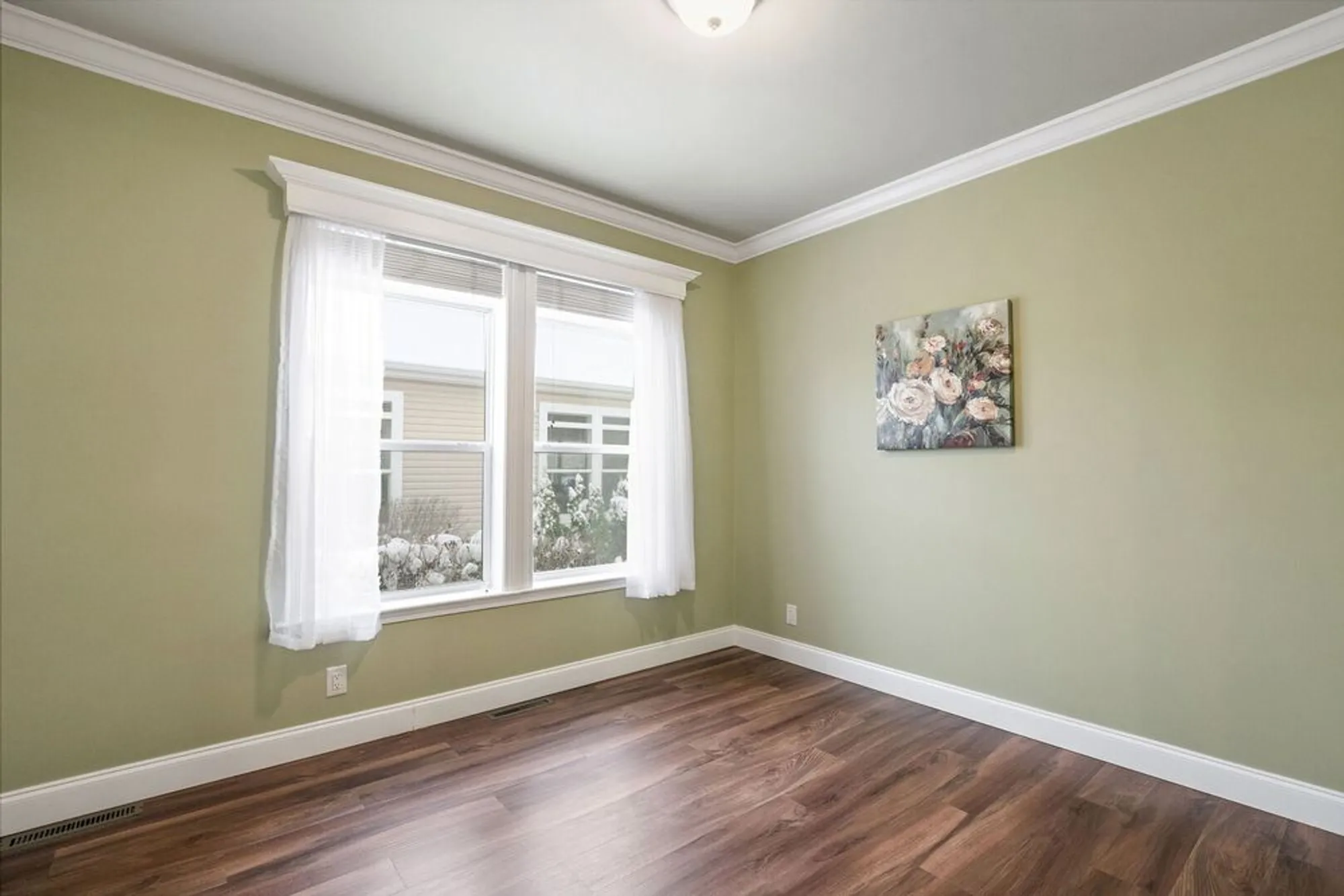 Property Slideshow image 11 of 17 | 1412 scenic vw, Grayslake, IL, 60030