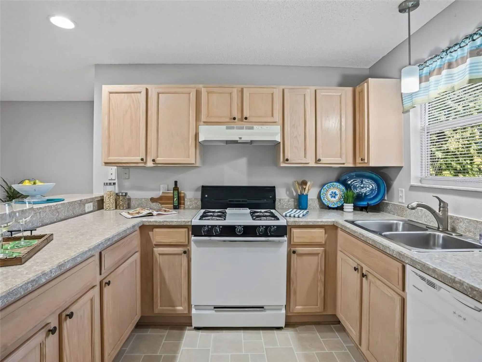 Property Slideshow image 13 of 57 | 17930 se 83rd melody ave, The Villages, FL, 32162