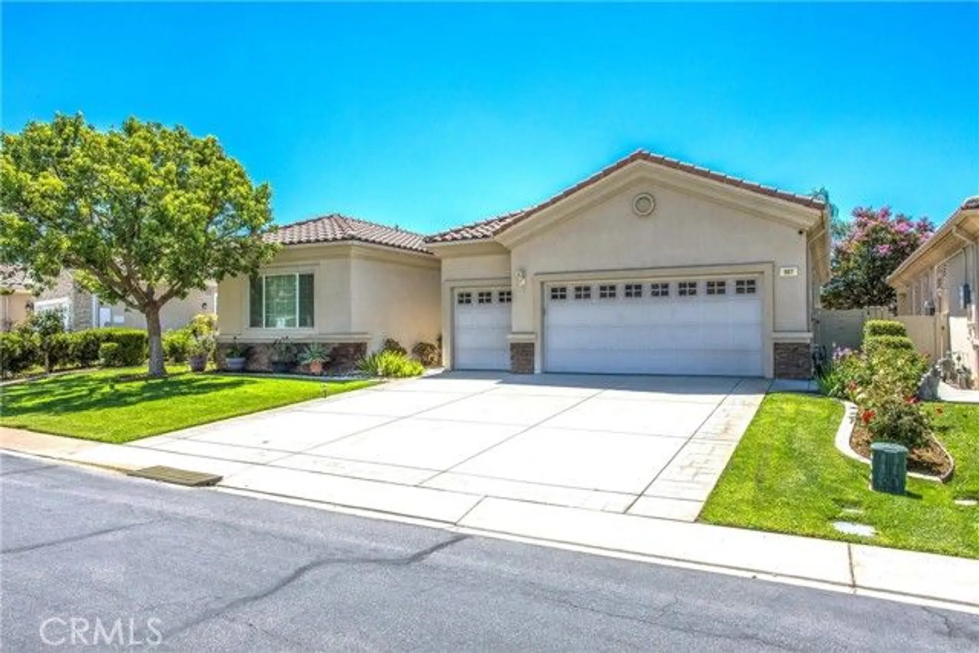 Property Slideshow image 3 of 36 | 967 hidden oaks dr, Beaumont, CA, 92223