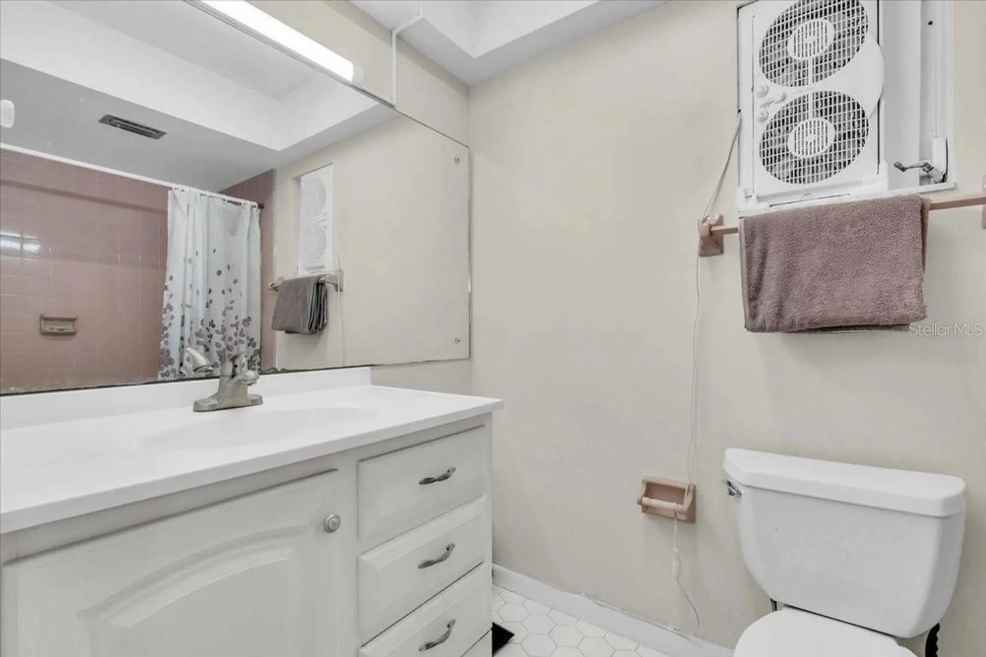 Property Slideshow image 20 of 31 | 3140 village green dr # 1119, Sarasota, FL, 34239