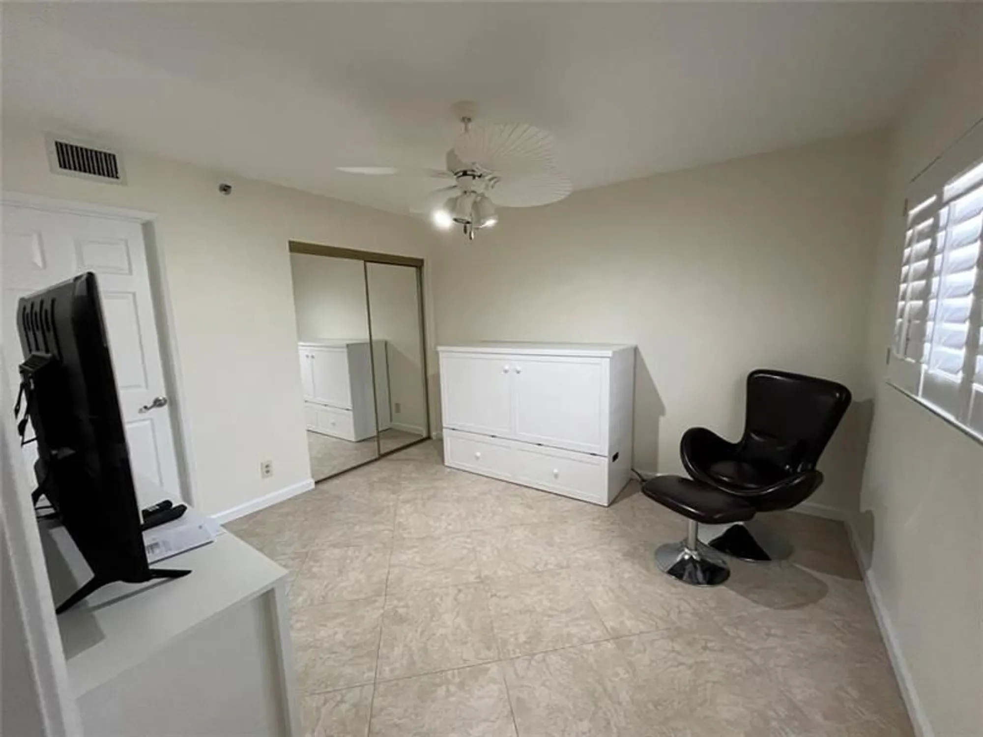 Property Slideshow image 16 of 25 | 7260 kinghurst dr apt 606, Delray Beach, FL, 33446