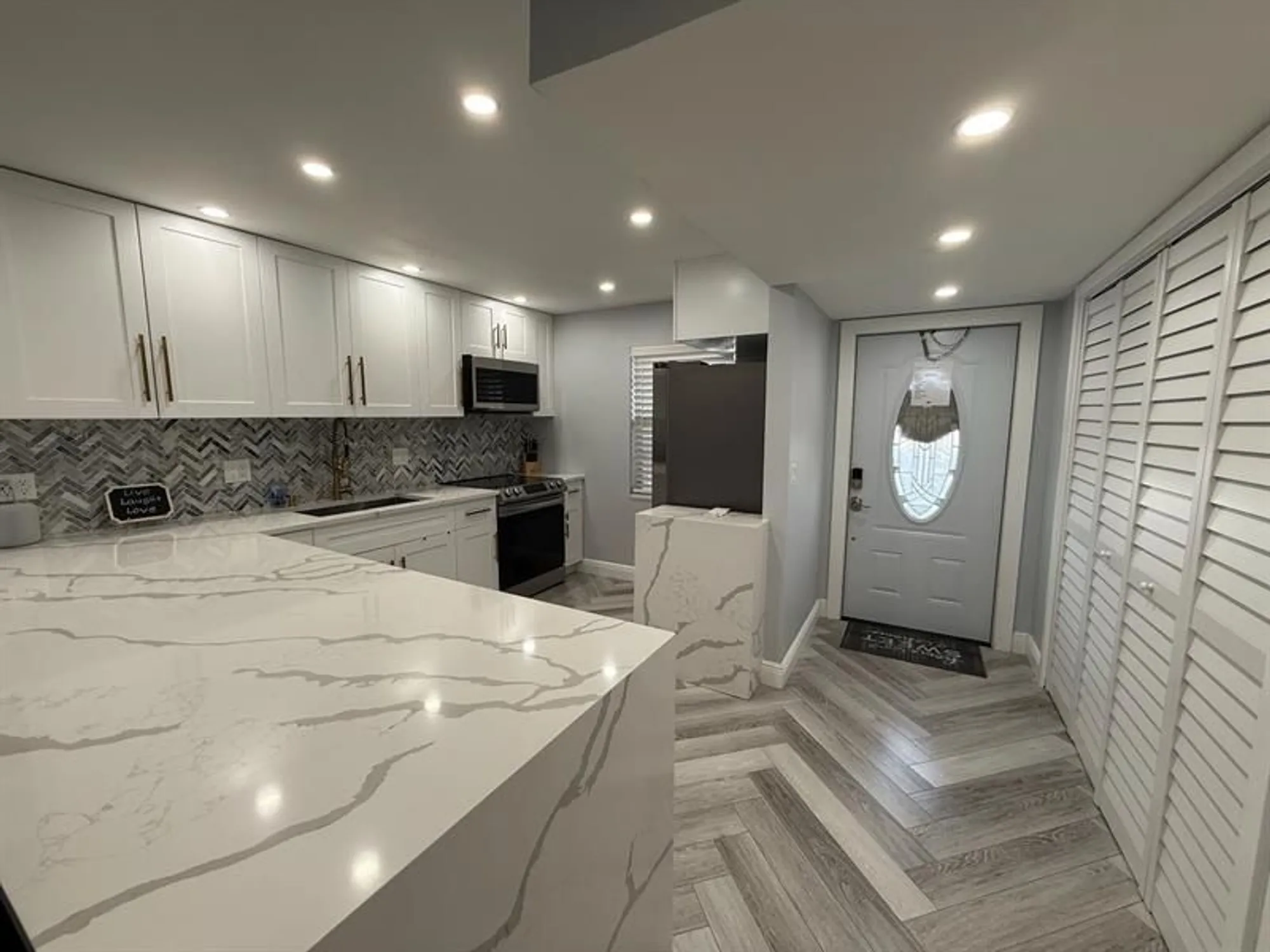 Property Slideshow image 2 of 30 | 7300 nw 5th pl apt 103, Margate, FL, 33063