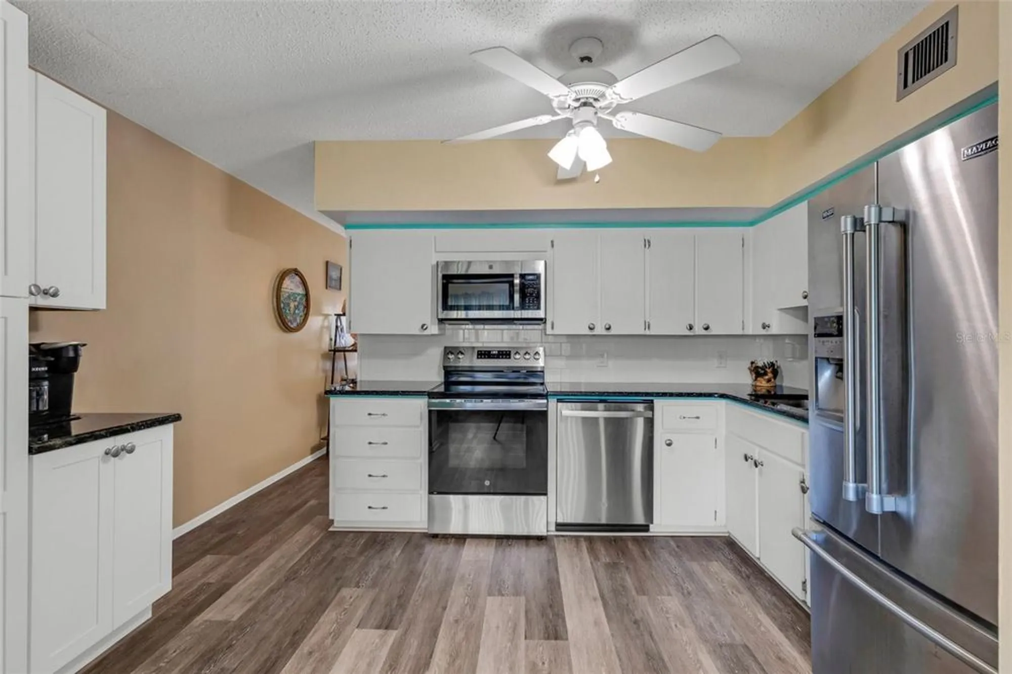Property Slideshow image 17 of 56 | 2401 ecuadorian way apt 57, Clearwater, FL, 33763