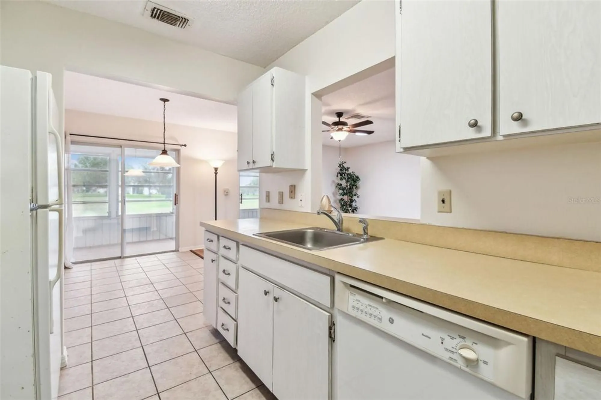 Property Slideshow image 15 of 50 | 2301 grenoble pl # 1, Sun City Center, FL, 33573