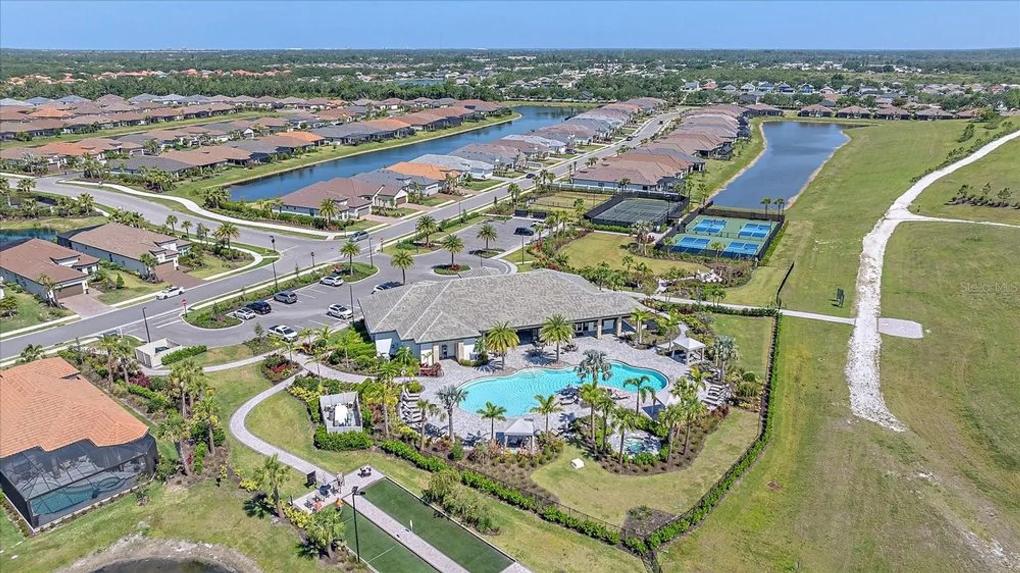 Property Slideshow image 33 of 38 | 6120 plateau ct, Bradenton, FL, 34203