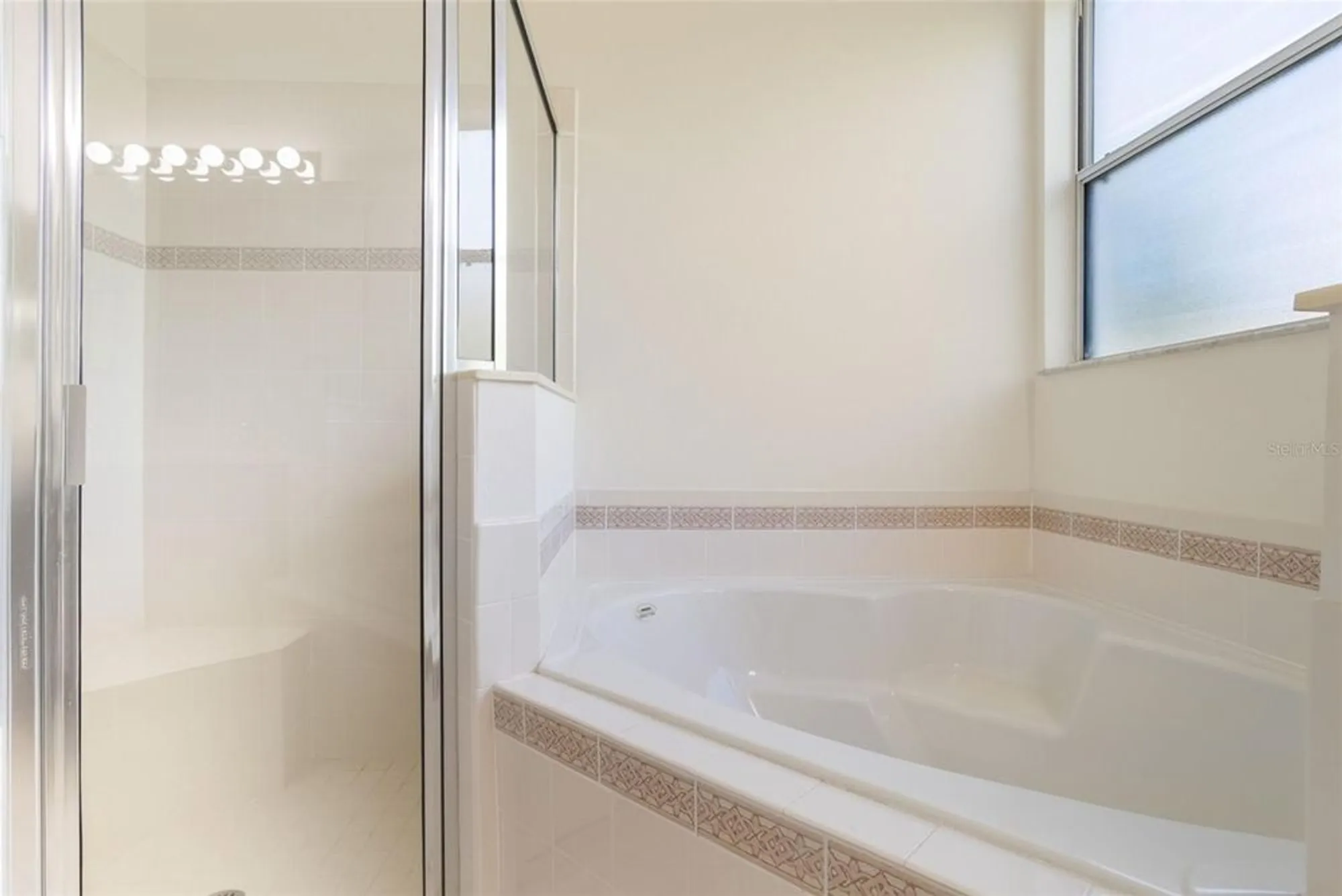 Property Slideshow image 25 of 50 | 103 crescent moon dr, Groveland, FL, 34736