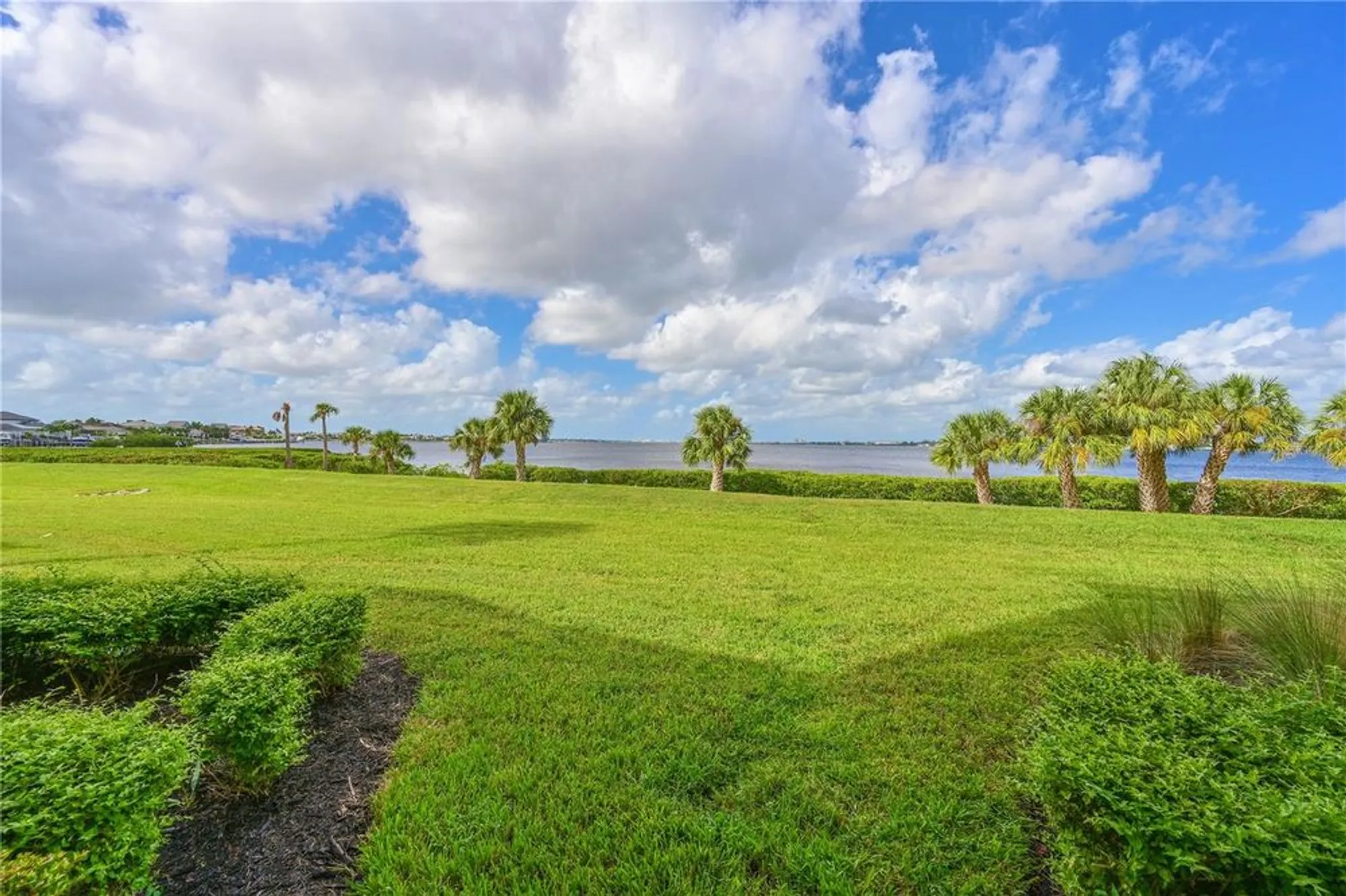 Property Slideshow image 24 of 74 | 910 tidewater shores loop 102, Bradenton, FL, 34208