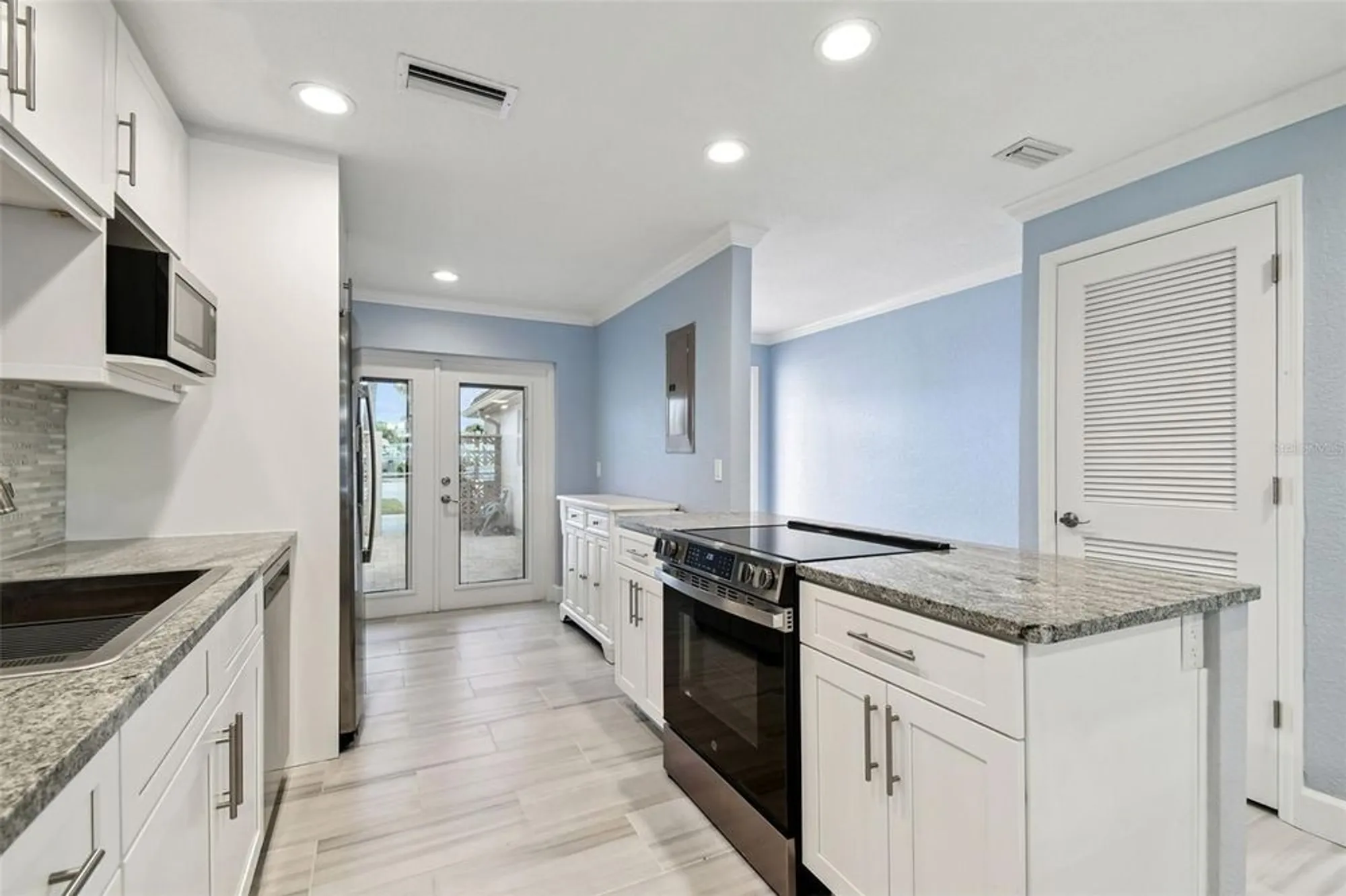 Property Slideshow image 7 of 51 | 334 boca ciega point blvd # 606, St Petersburg, FL, 33708