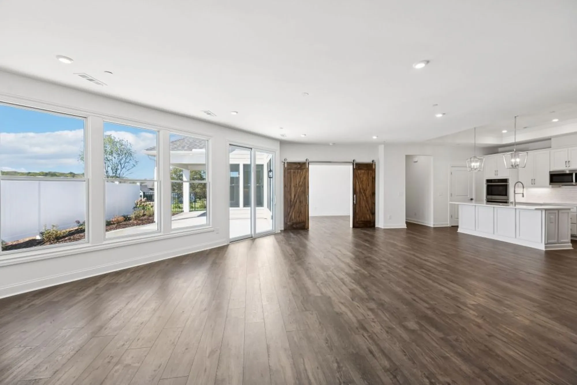 Property Slideshow image 9 of 53 | 520 restoration dr, Smyrna, TN, 37167