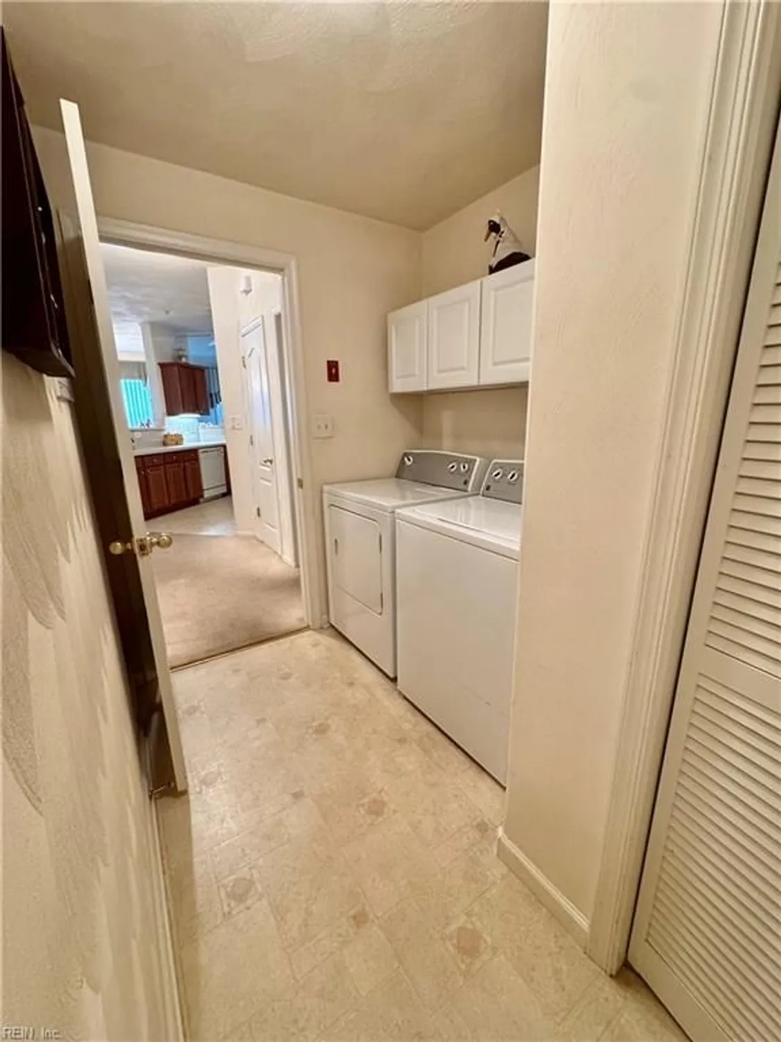 Property Slideshow image 32 of 37 | 2811 loveliness ct, Virginia Beach, VA, 23456