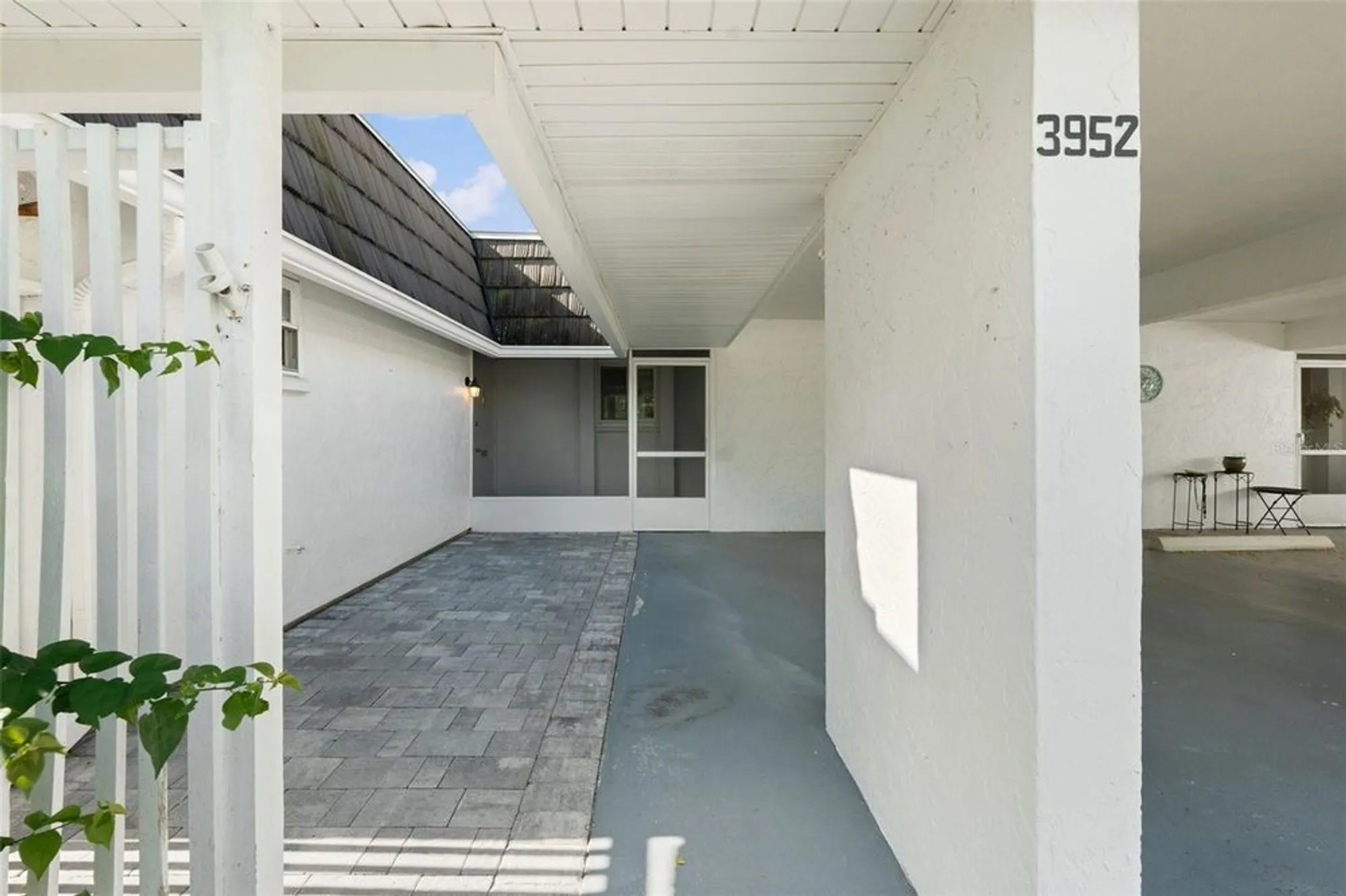 Property Slideshow image 5 of 42 | 3952 ashwood ln 37, Sarasota, FL, 34232