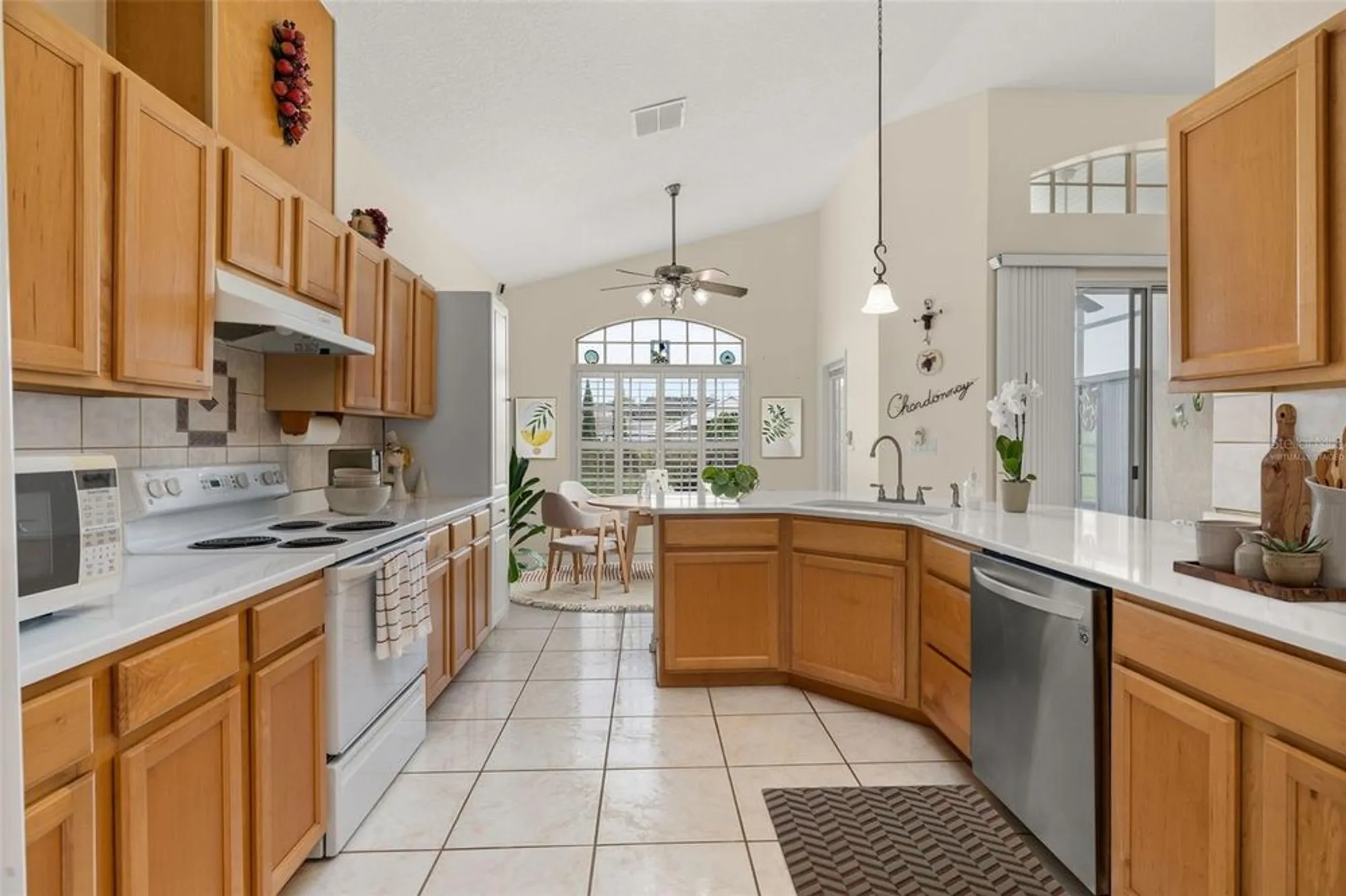 Property Slideshow image 13 of 65 | 322 high vista dr, Davenport, FL, 33837