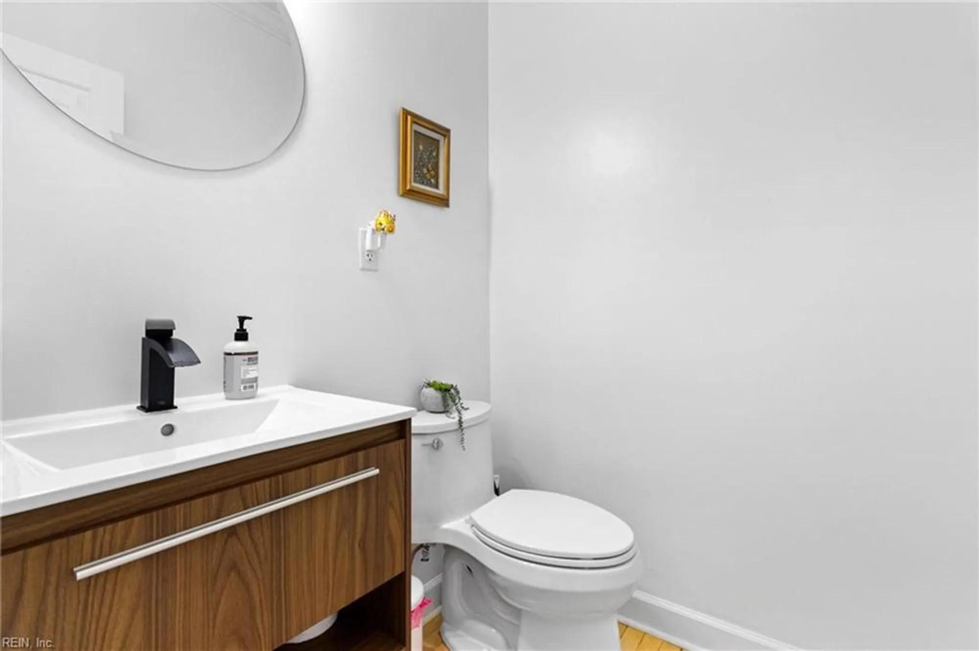 Property Slideshow image 15 of 45 | 147 country club dr, Williamsburg, VA, 23188