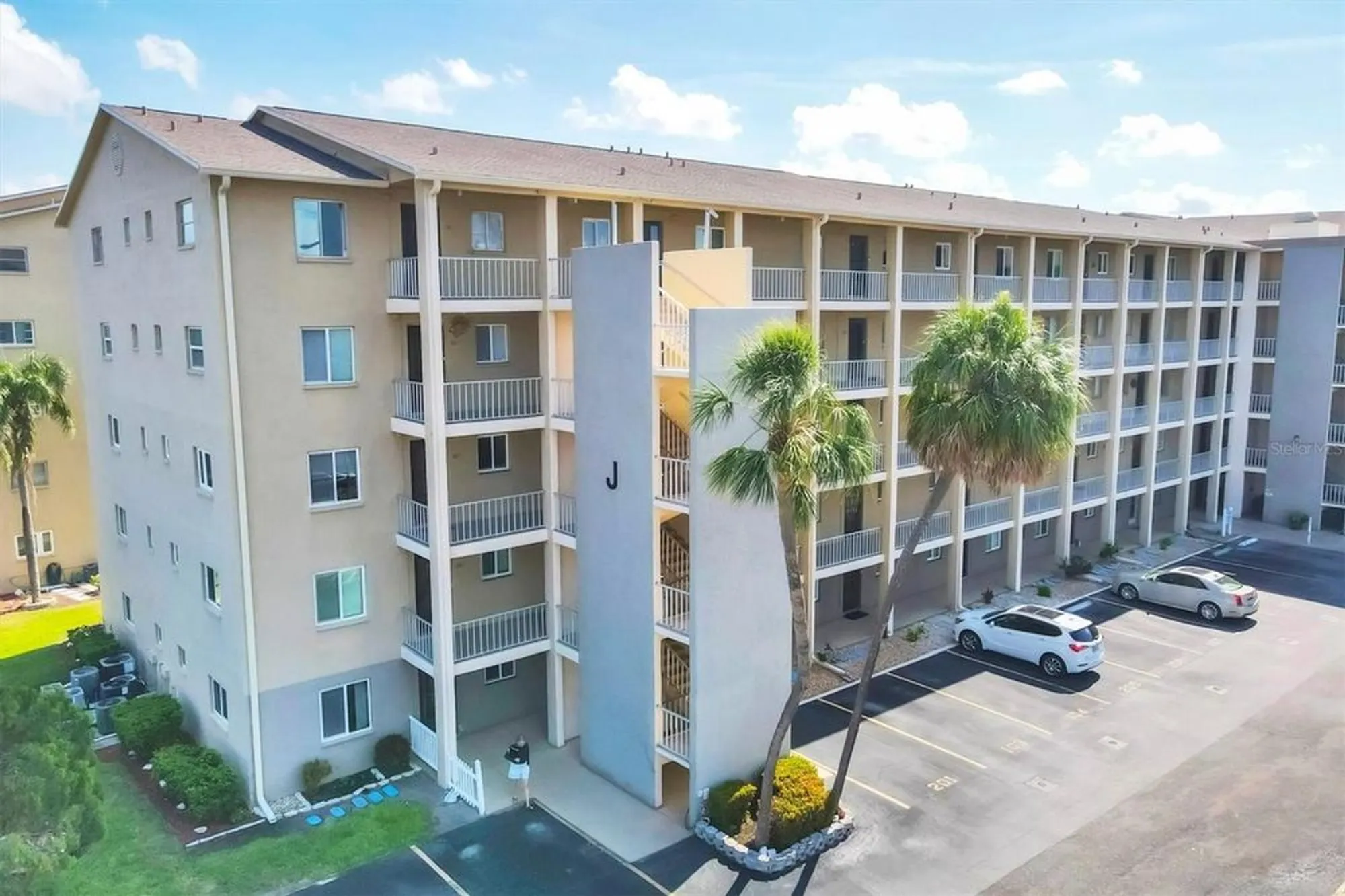 Property Slideshow image 5 of 58 | 3521 lake bayshore dr # 101 j, Bradenton, FL, 34205