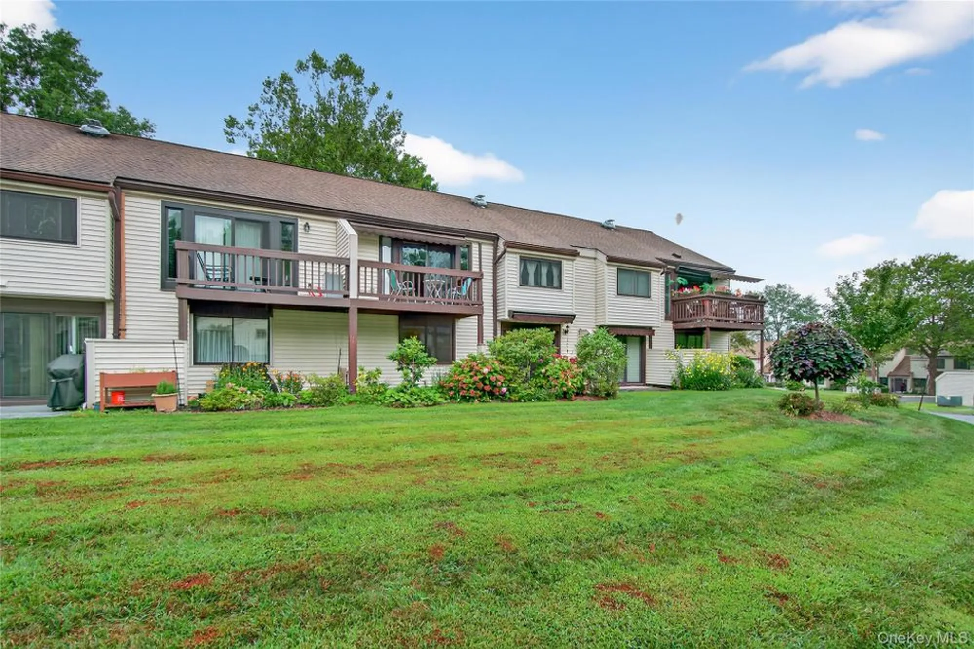 Property Slideshow image 28 of 44 | 41 jefferson oval b, Yorktown Heights, NY, 10598