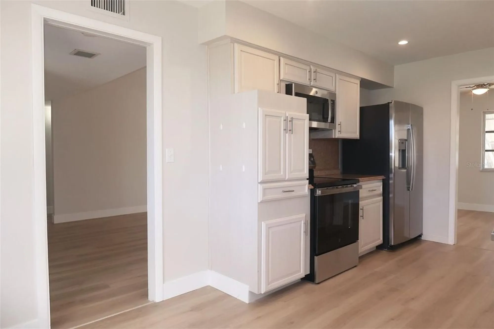 Property Slideshow image 21 of 30 | 806 oakmont ave, Sun City Center, FL, 33573