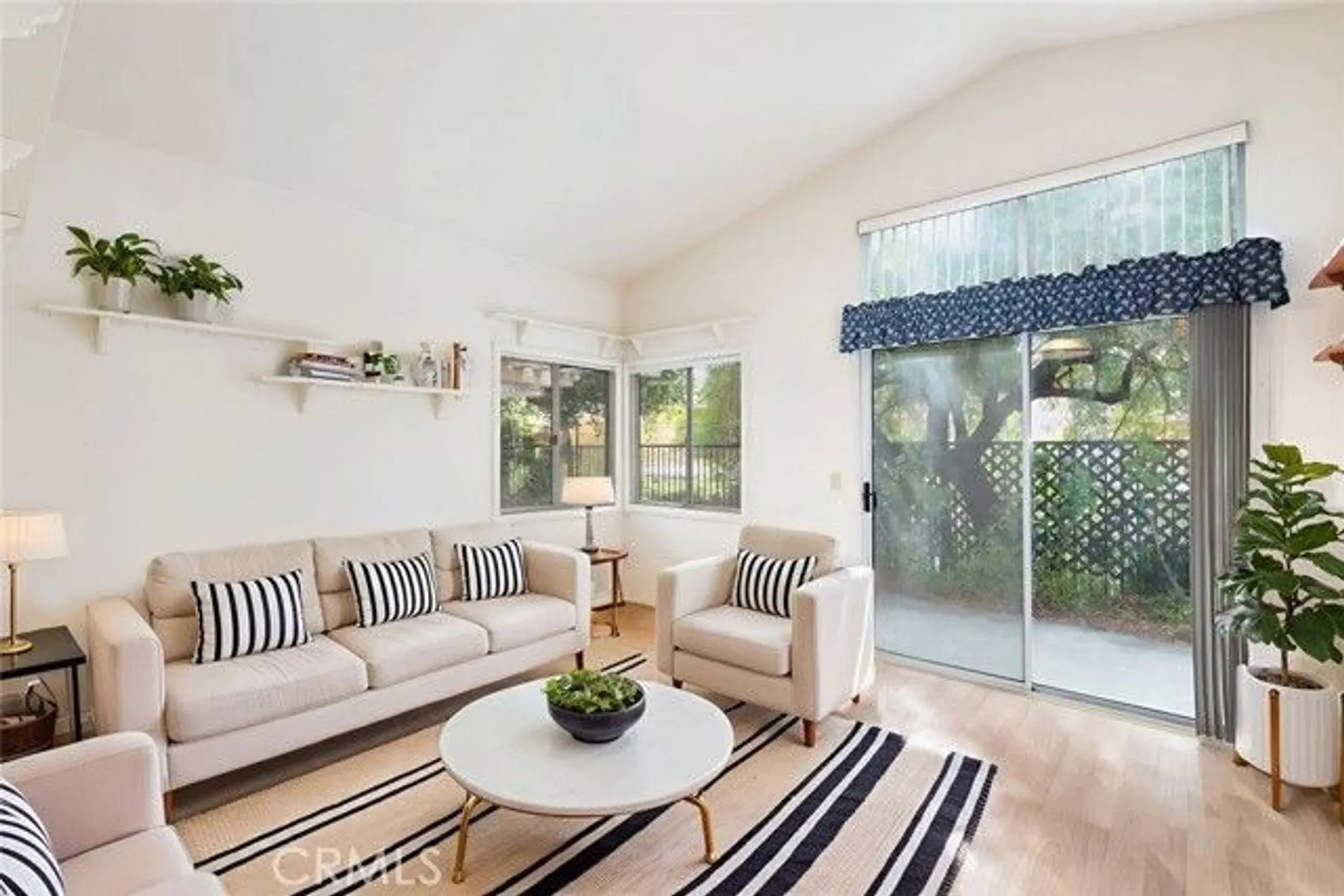 Property Slideshow image 12 of 56 | 40493 via estrada, Murrieta, CA, 92562