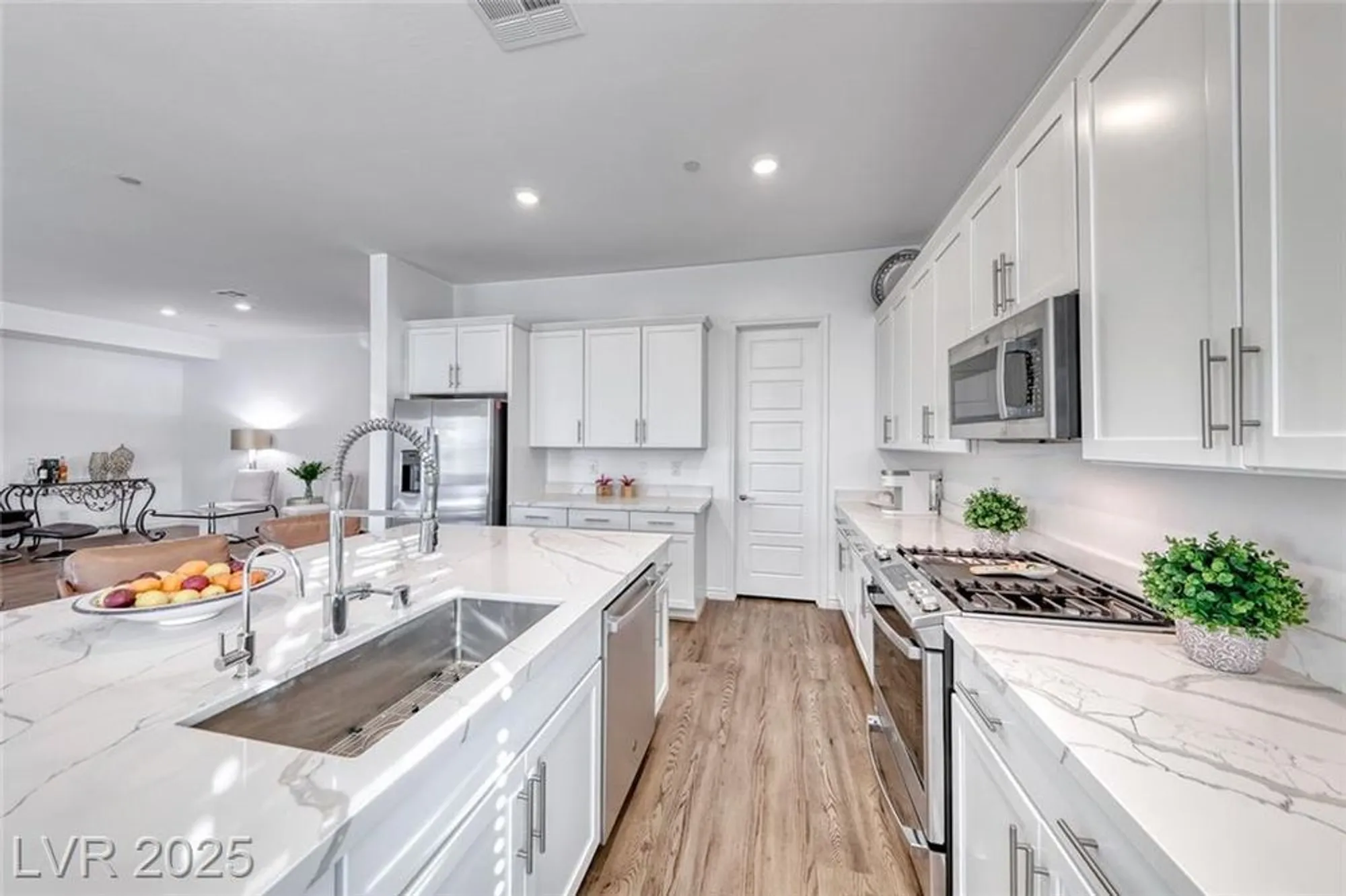 Property Slideshow image 21 of 65 | 141 juliette pointe ln, Henderson, NV, 89011