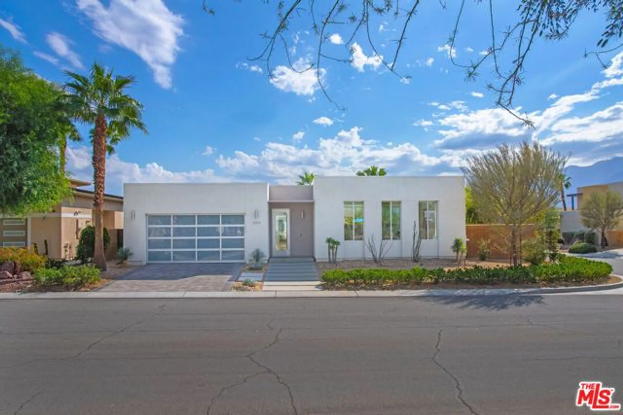 Property Slideshow image 5 of 60 | 4304 vantage ln, Palm Springs, CA, 92262