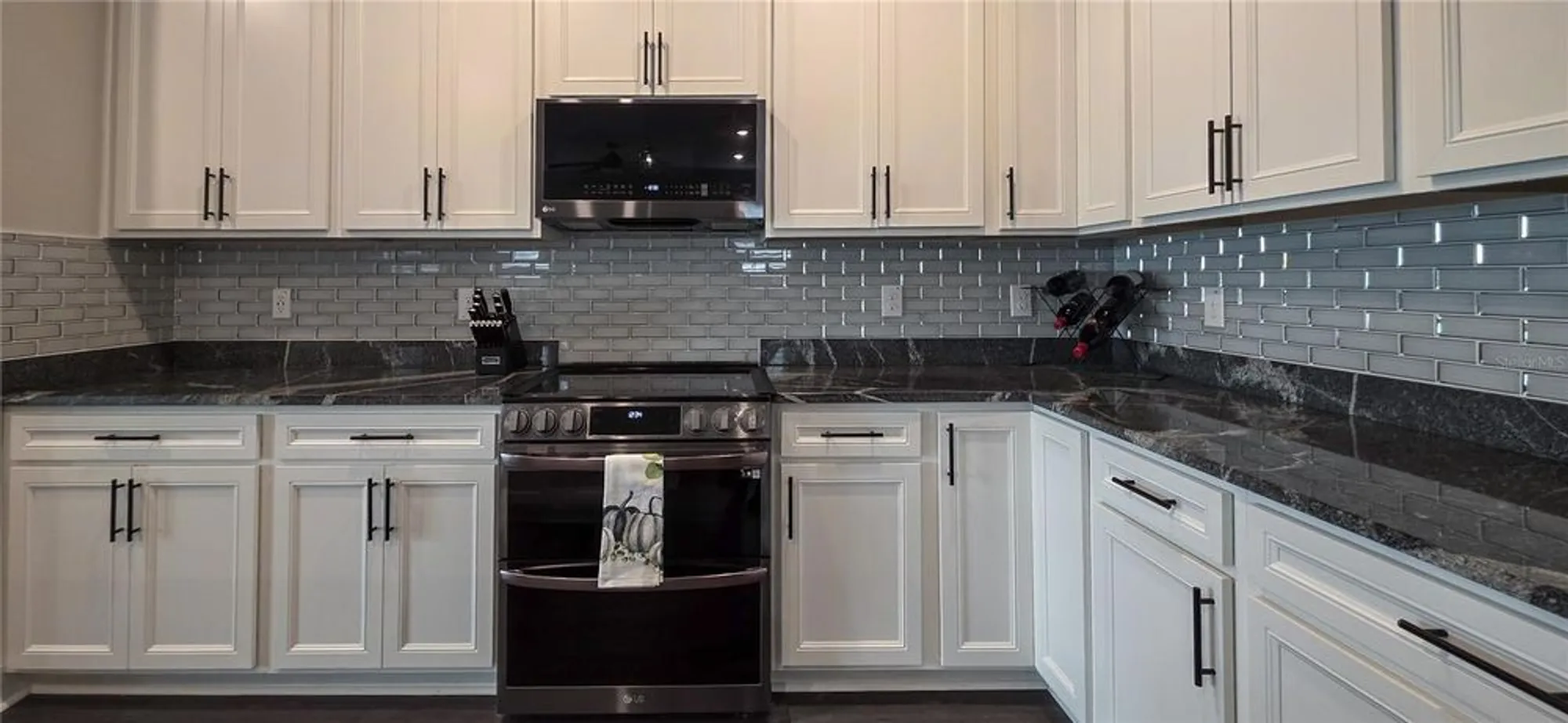 Property Slideshow image 19 of 49 | 10619 wynward way, Parrish, FL, 34219