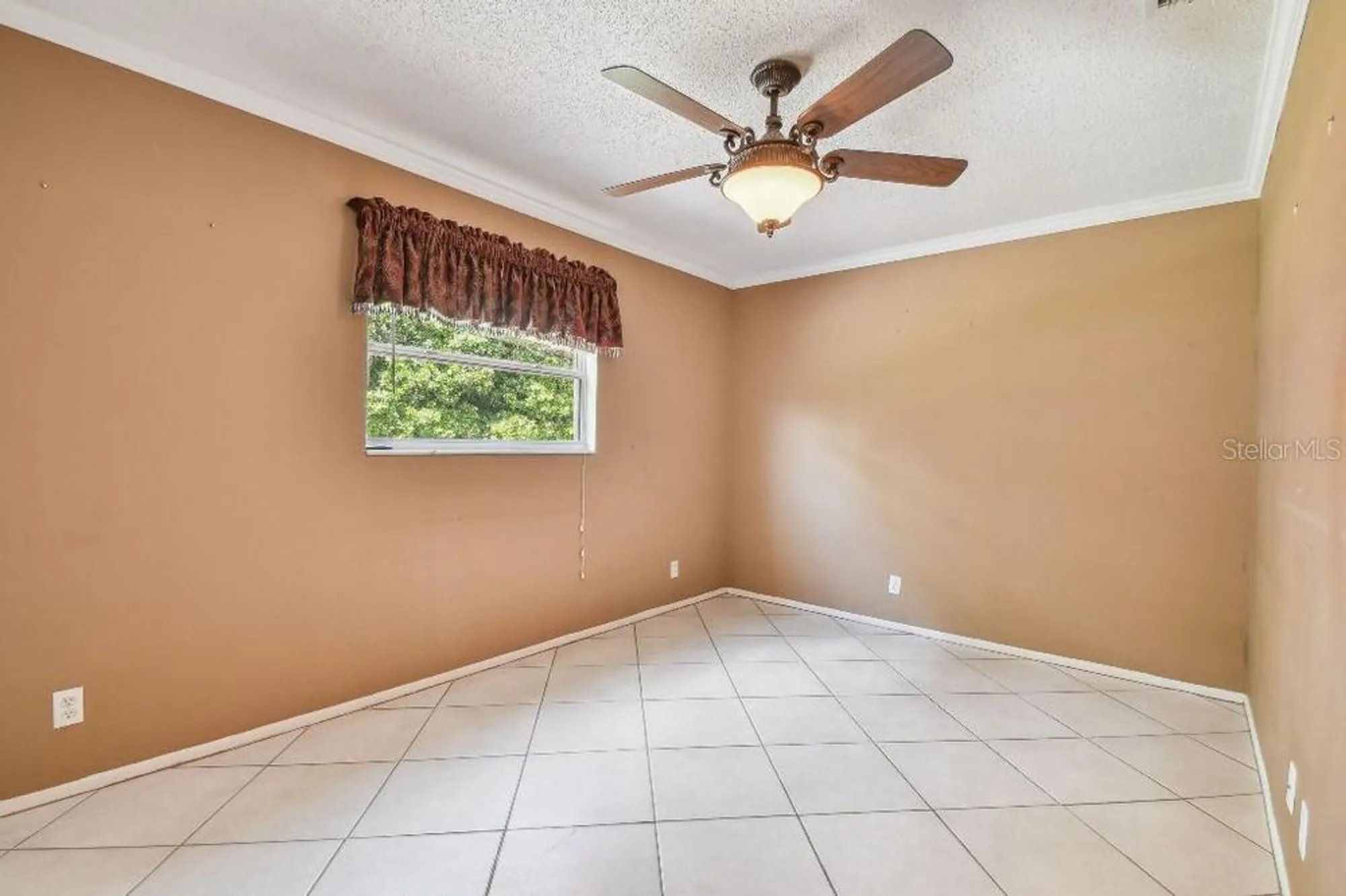 Property Slideshow image 32 of 60 | 916 mainsail way, Palm Harbor, FL, 34685