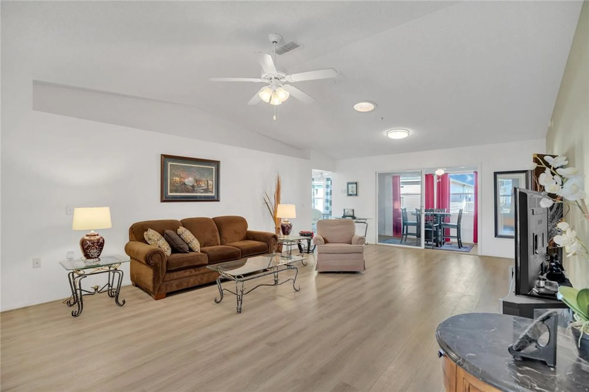 Property Slideshow image 5 of 45 | 131 willow brook dr, Leesburg, FL, 34748