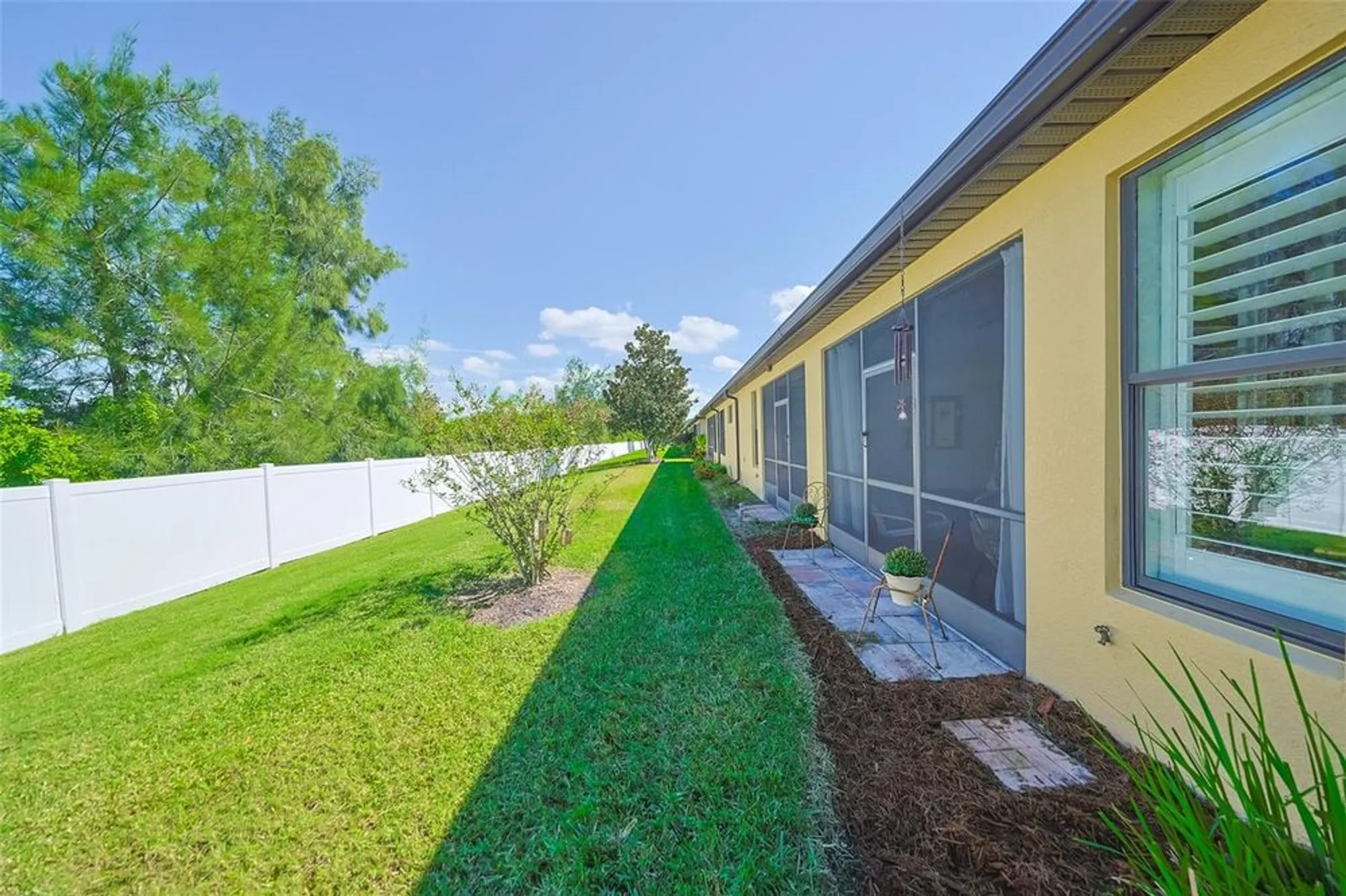 Property Slideshow image 39 of 70 | 329 bluewater falls ct, Apollo Beach, FL, 33572