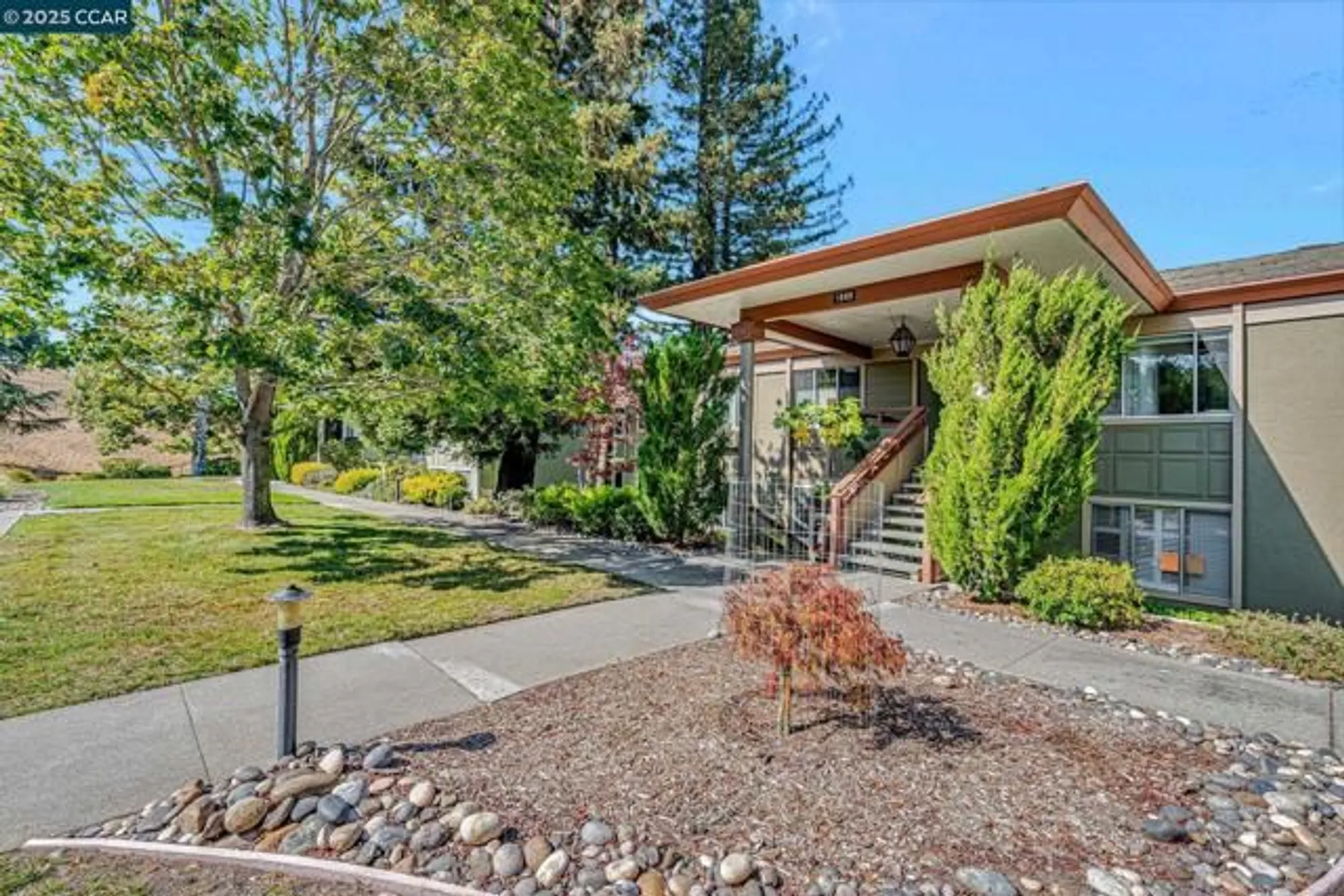 Property Slideshow image 3 of 30 | 1909 skycrest dr 2, Walnut Creek, CA, 94595