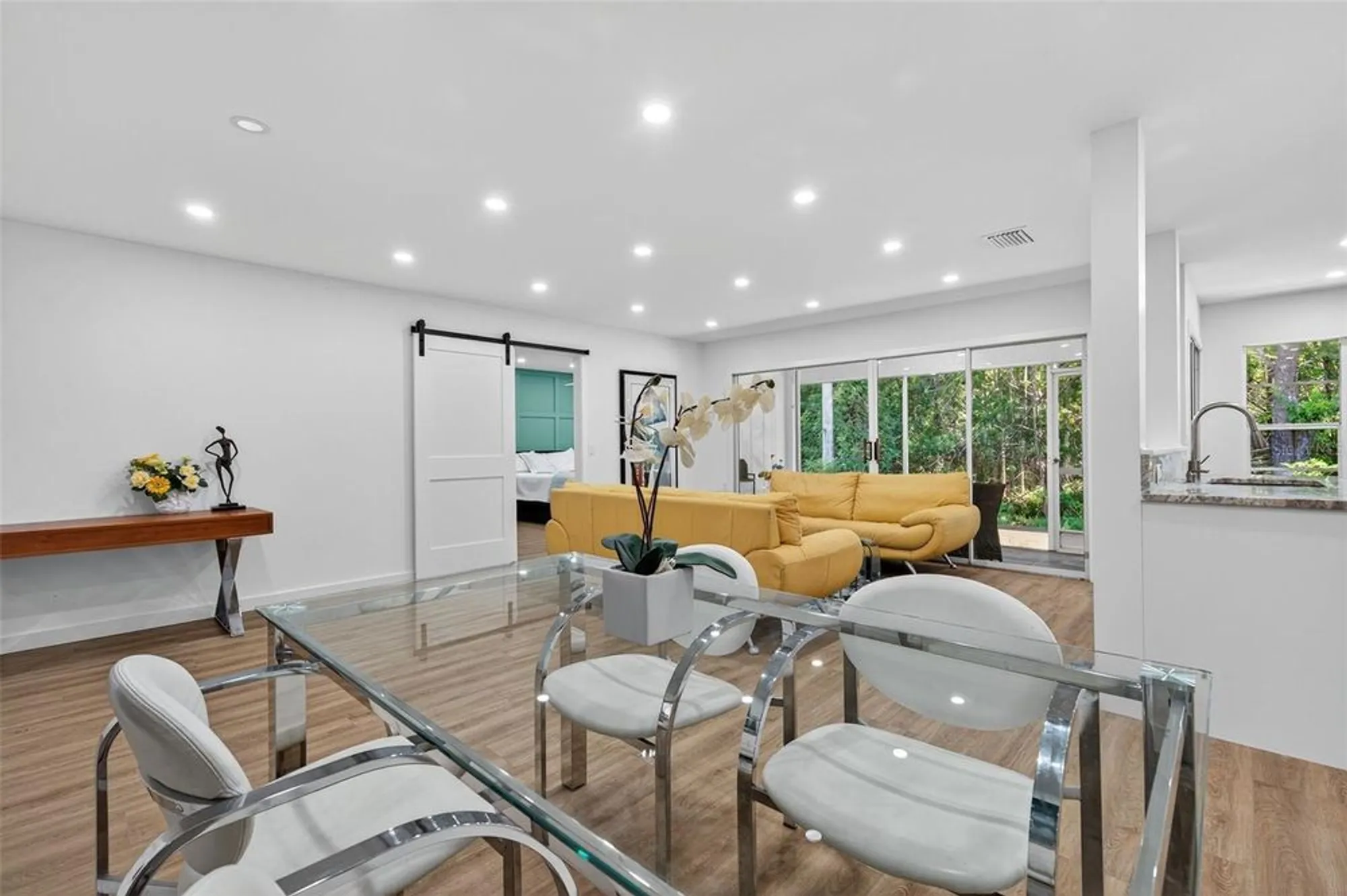 Property Slideshow image 22 of 53 | 4916 troon ln, New Port Richey, FL, 34655