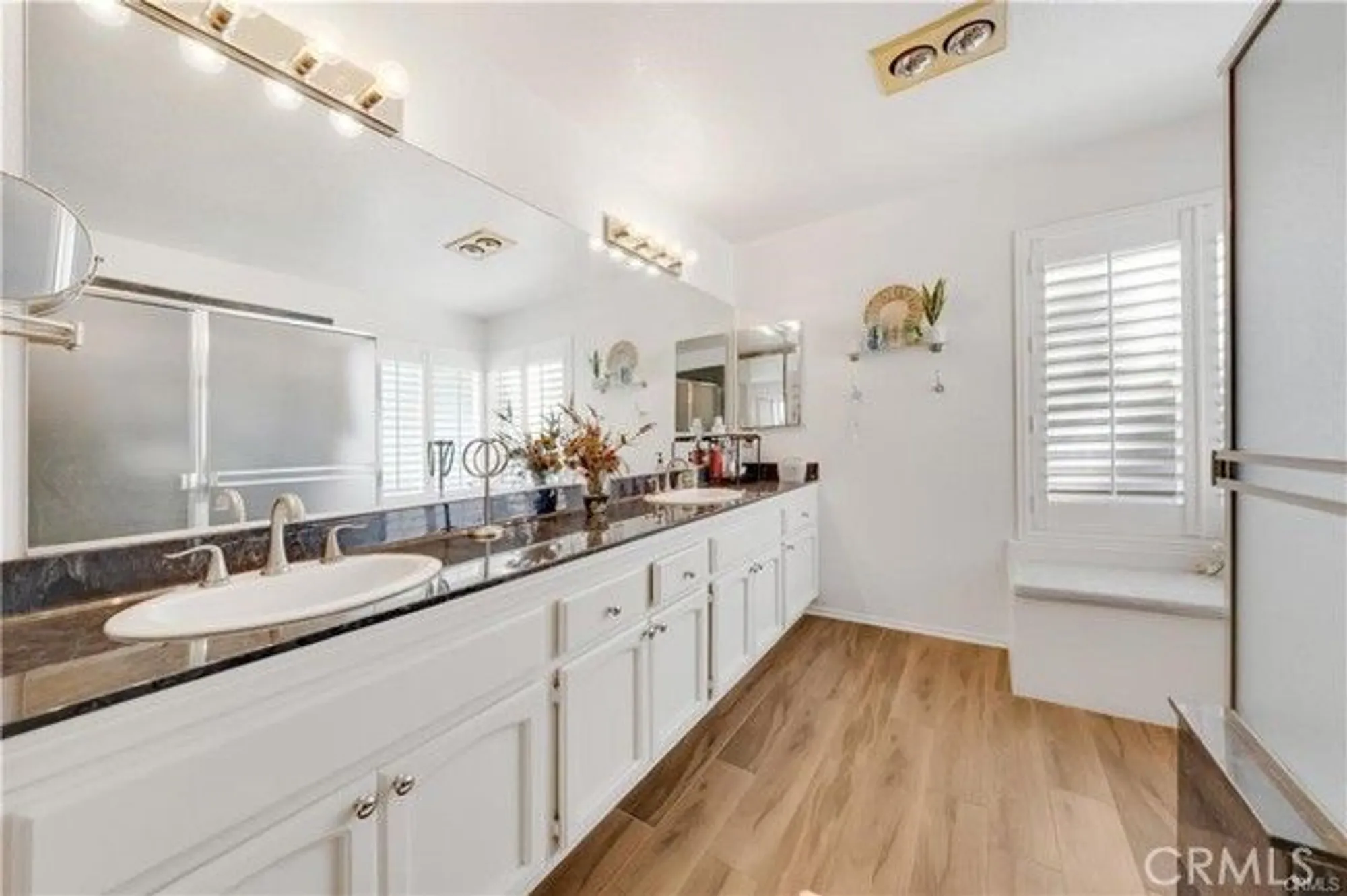 Property Slideshow image 27 of 44 | 40370 via francisco, Murrieta, CA, 92562