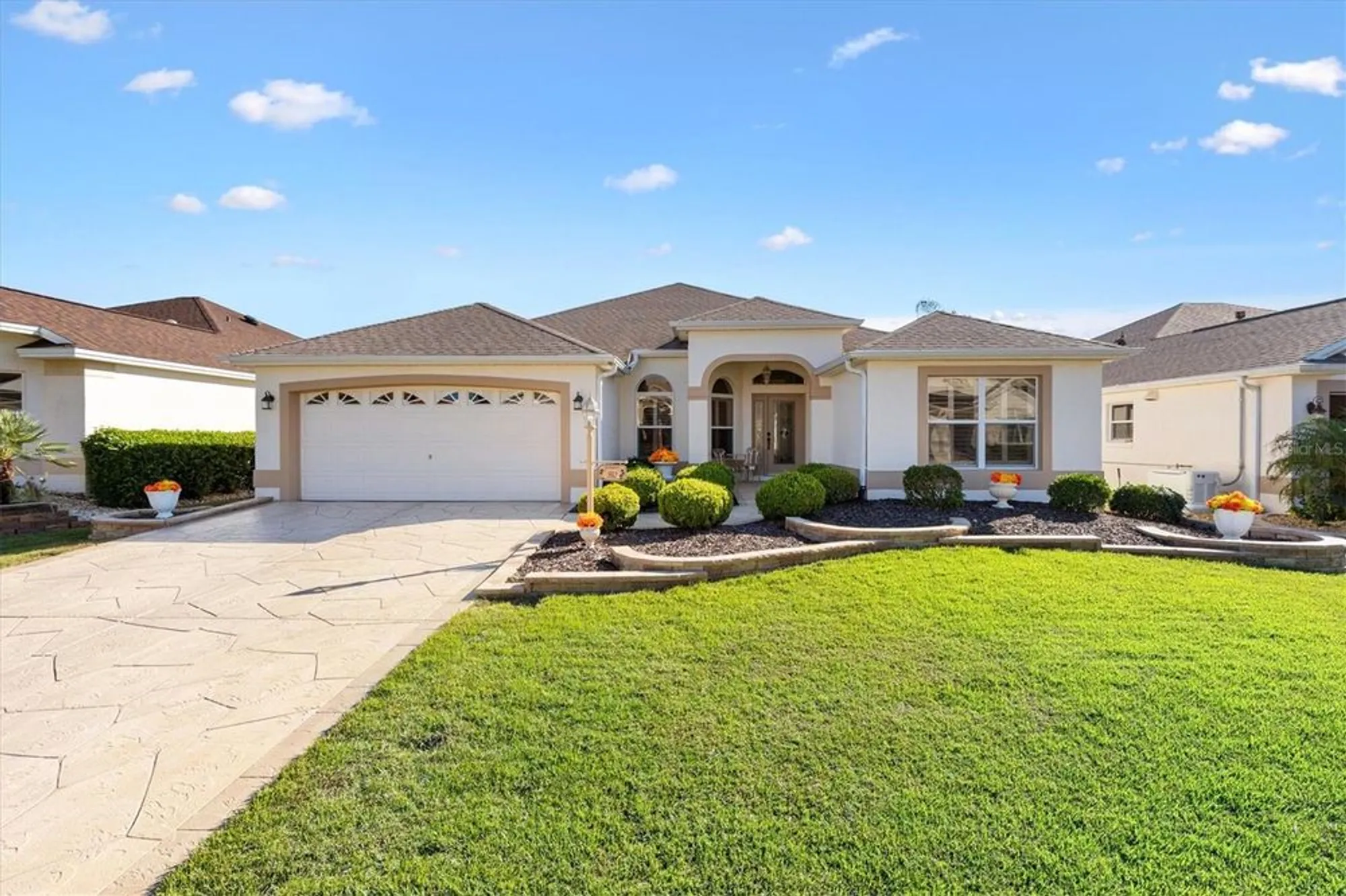Property Slideshow image 1 of 37 | 552 society hill cir, The Villages, FL, 32162