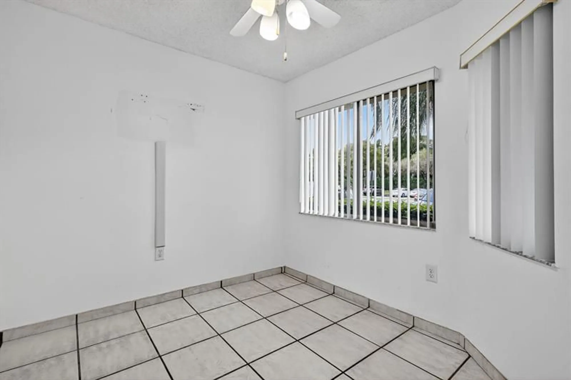 Property Slideshow image 18 of 70 | 1001 sw 141st ave, Pembroke Pines, FL, 33027