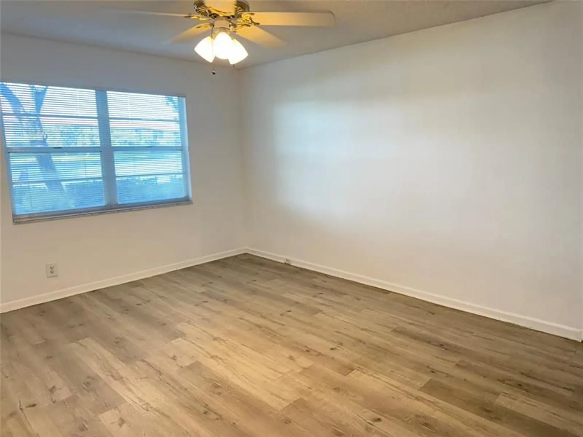 Property Slideshow image 14 of 17 | 13001 sw 15th ct apt 106t, Pembroke Pines, FL, 33027