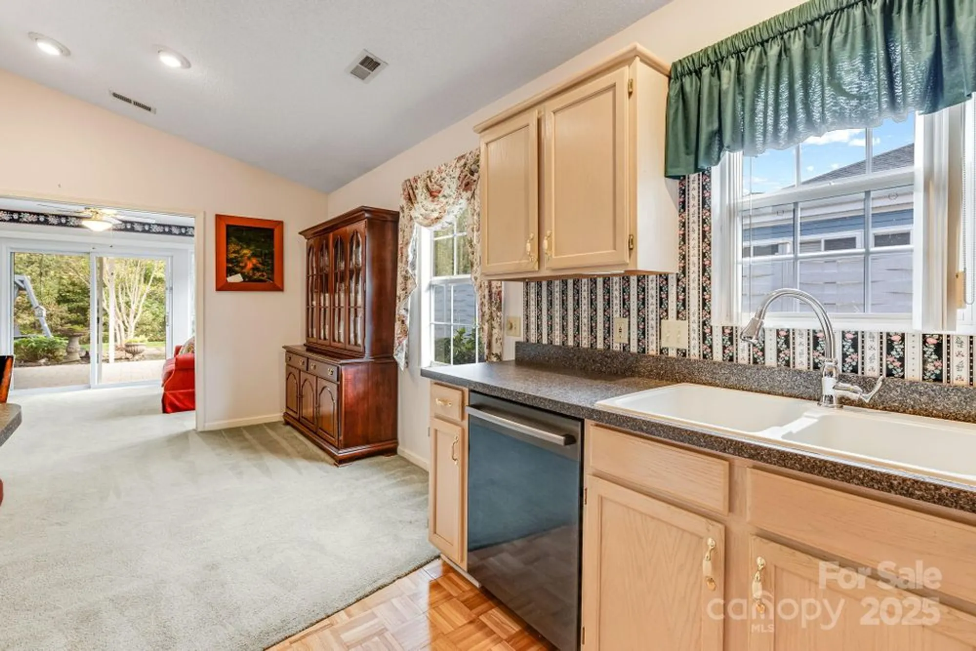 Property Slideshow image 19 of 34 | 11 heather way d, Candler, NC, 28715