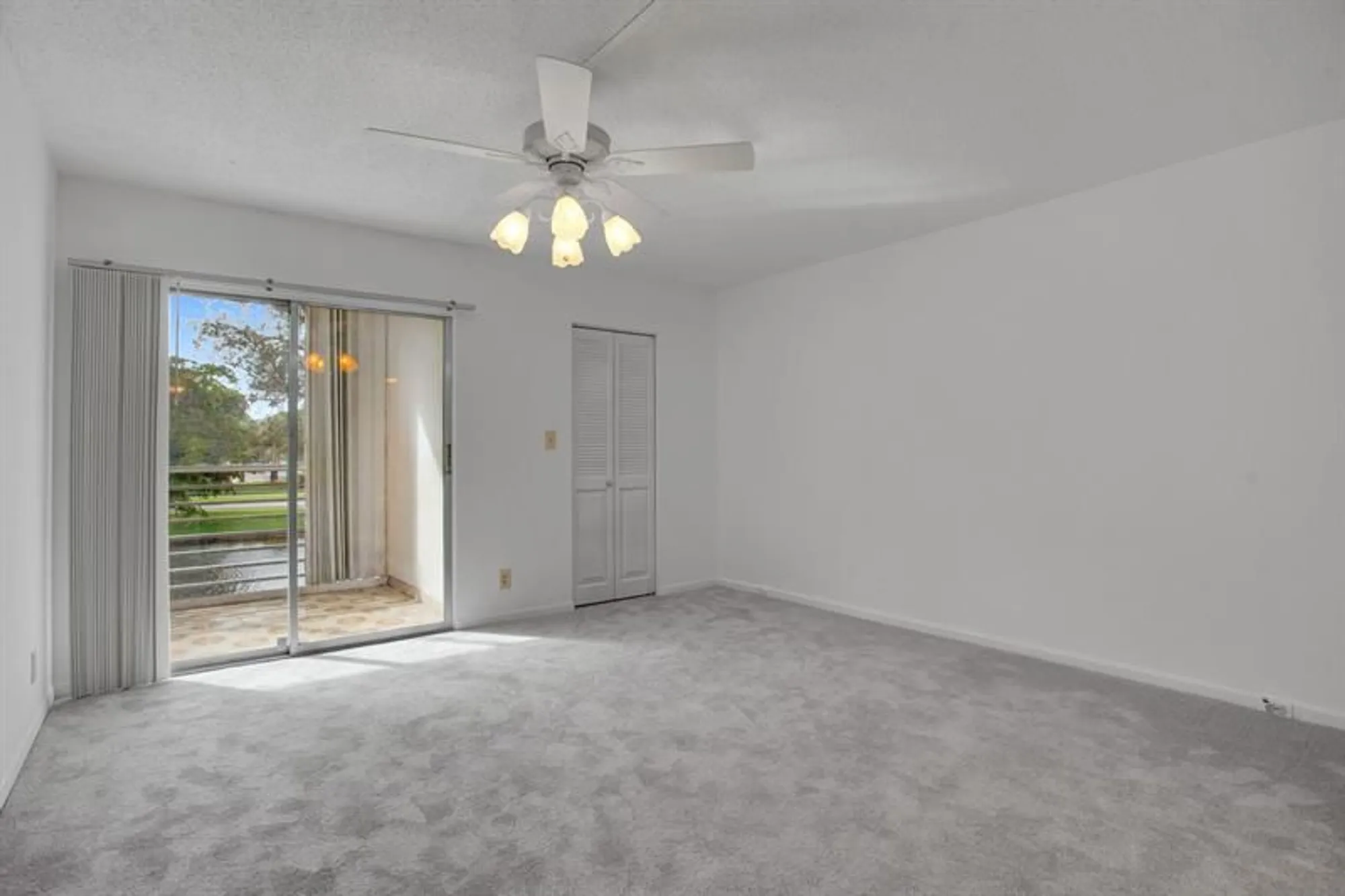 Property Slideshow image 23 of 31 | 2006 granada dr n2, Coconut Creek, FL, 33066