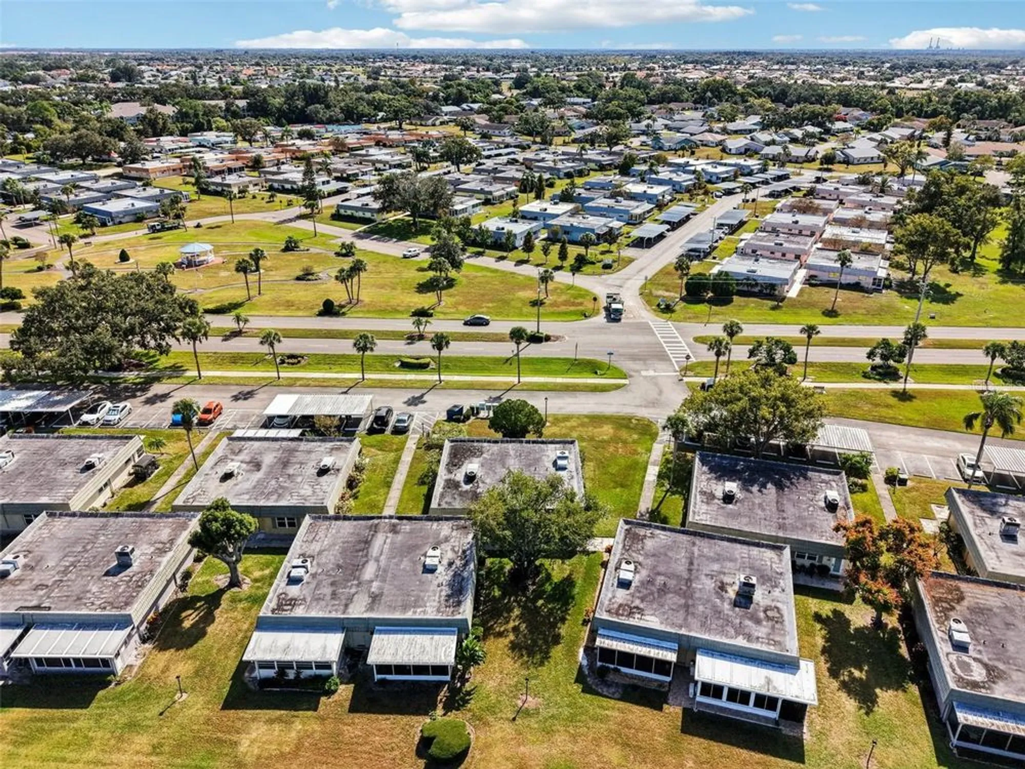 Property Slideshow image 27 of 51 | 201 kings blvd 13, Sun City Center, FL, 33573