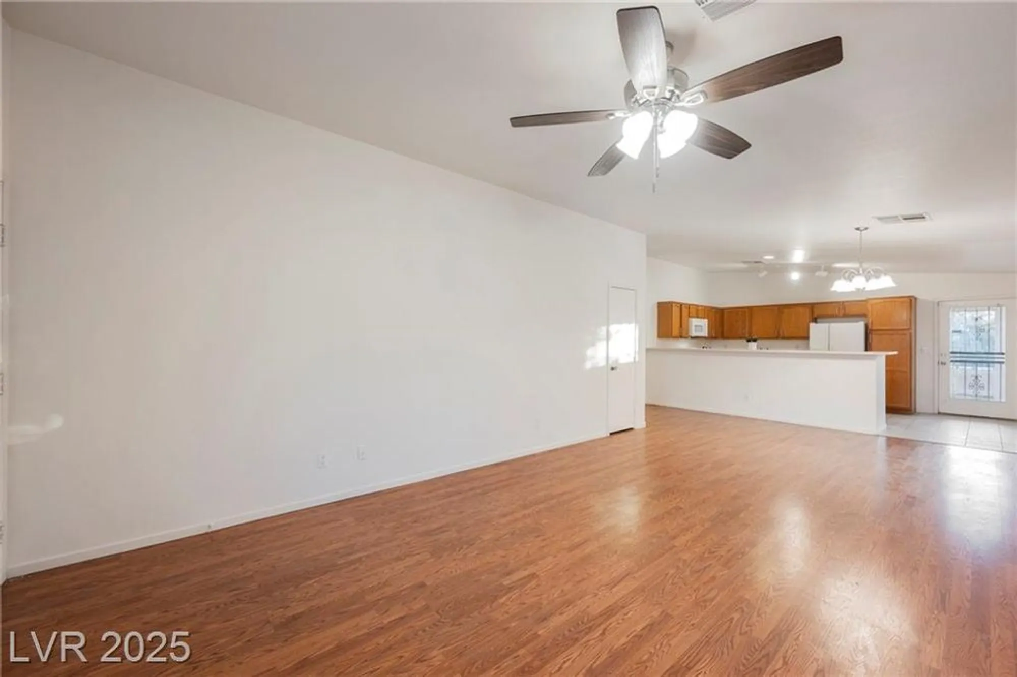 Property Slideshow image 5 of 22 | 4960 mascaro dr, Las Vegas, NV, 89122