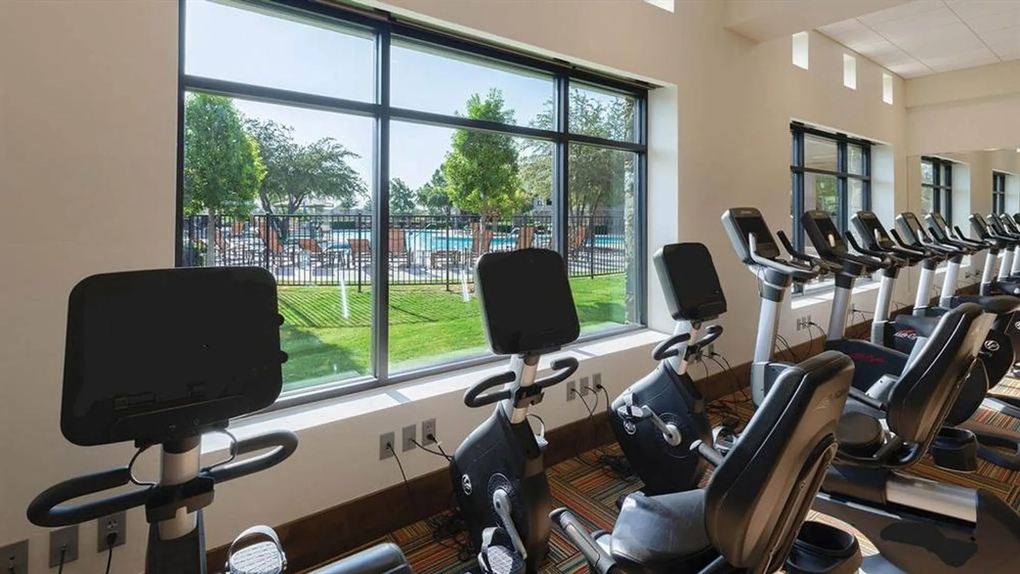 Property Slideshow image 24 of 28 | 9517 crestview dr, Denton, TX, 76207