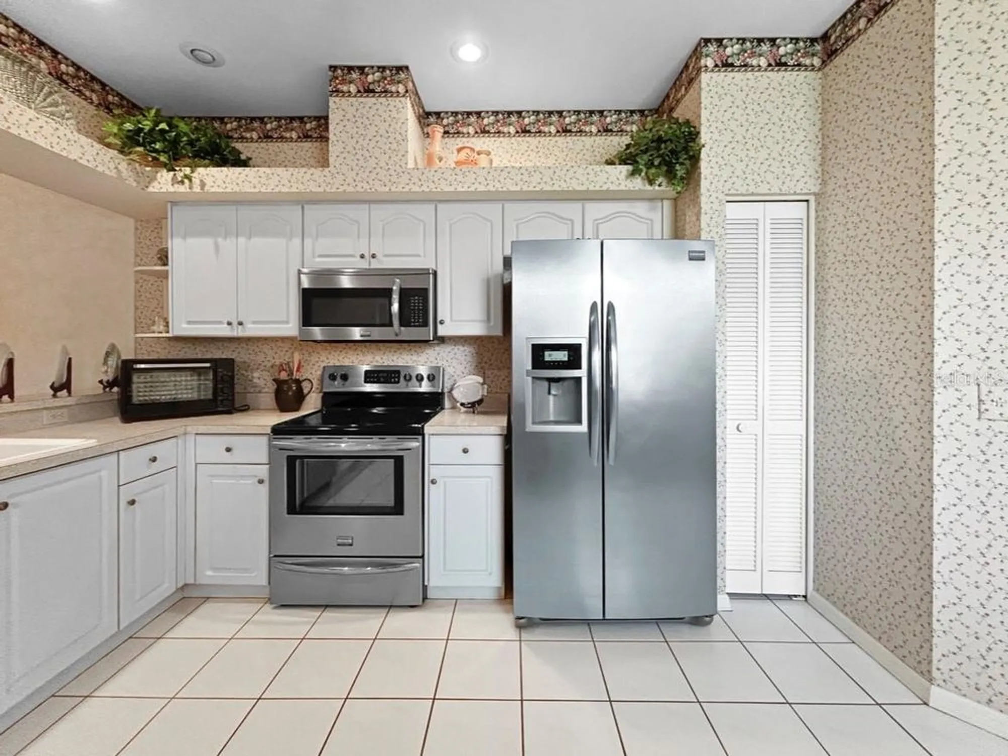 Property Slideshow image 5 of 57 | 5712 cottonwood st, Bradenton, FL, 34203