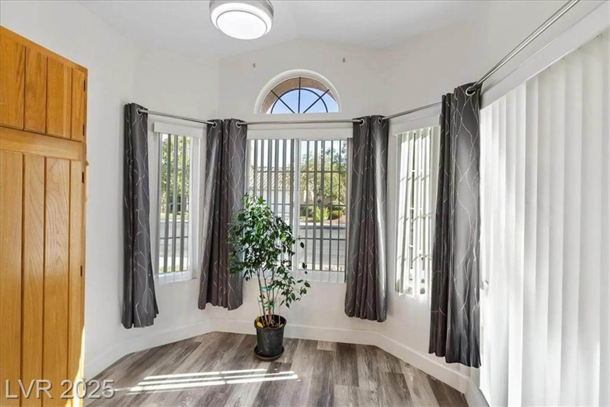 Property Slideshow image 16 of 22 | 7962 kinsella way, Las Vegas, NV, 89147