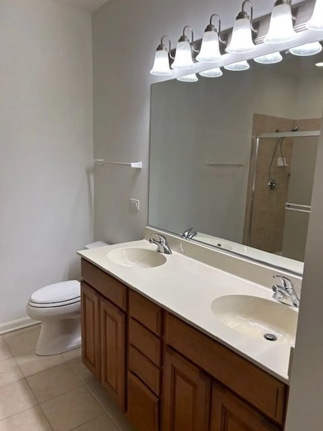 Property Slideshow image 15 of 22 | 2875 normandy cir, Naperville, IL, 60564