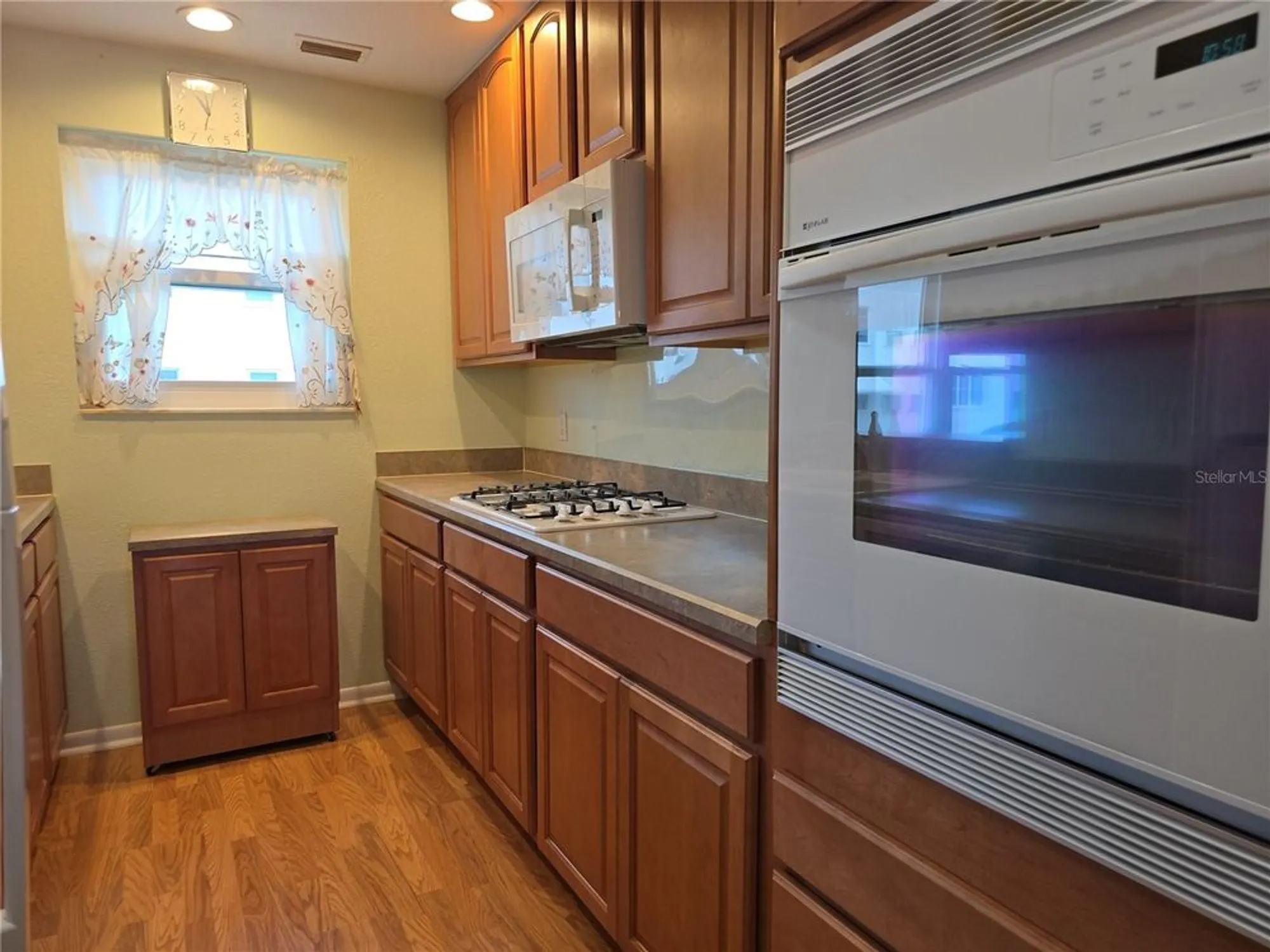 Property Slideshow image 11 of 57 | 5603 80th st n unit 410, St Petersburg, FL, 33709