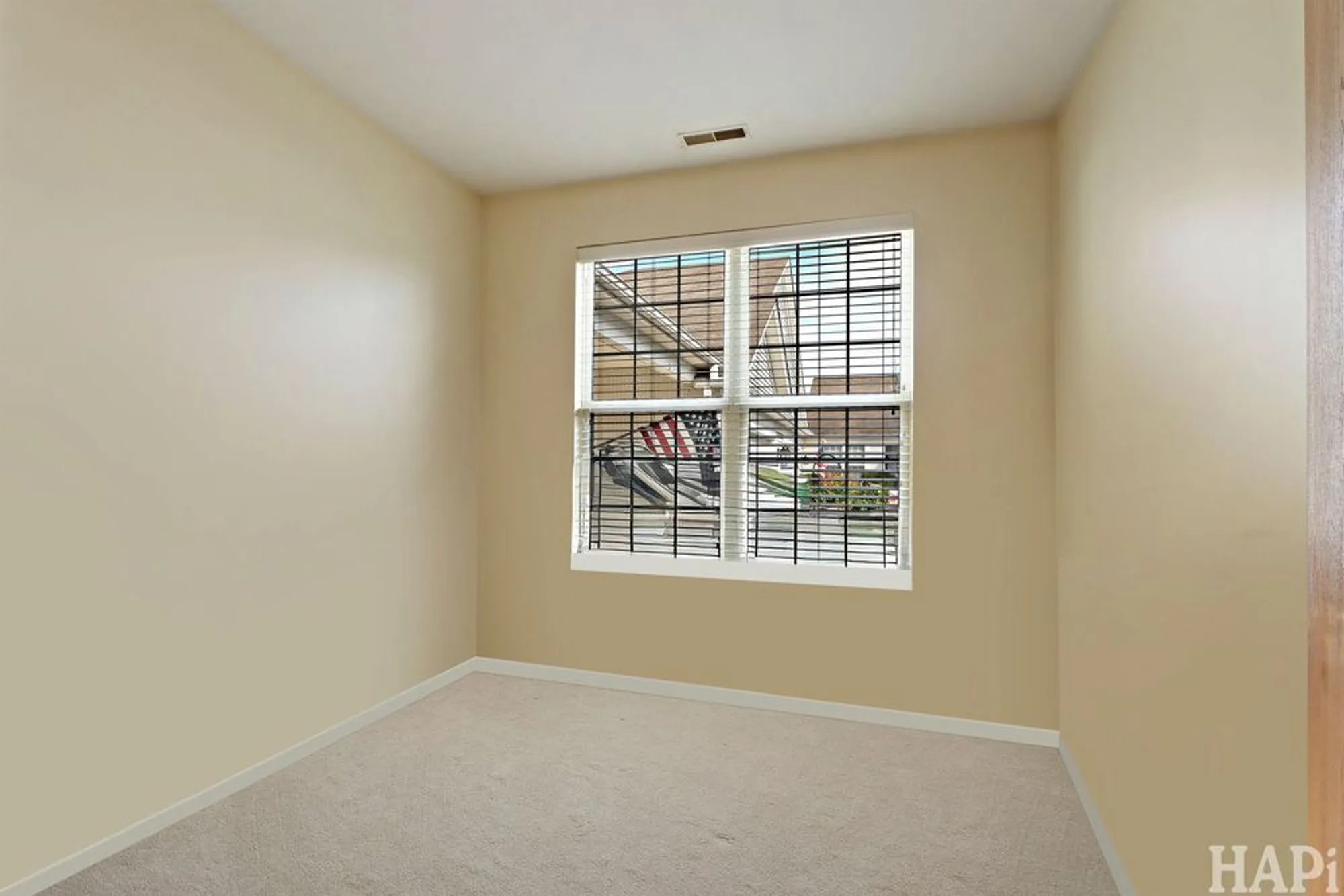 Property Slideshow image 16 of 21 | 13536 hemlock rd, Huntley, IL, 60142